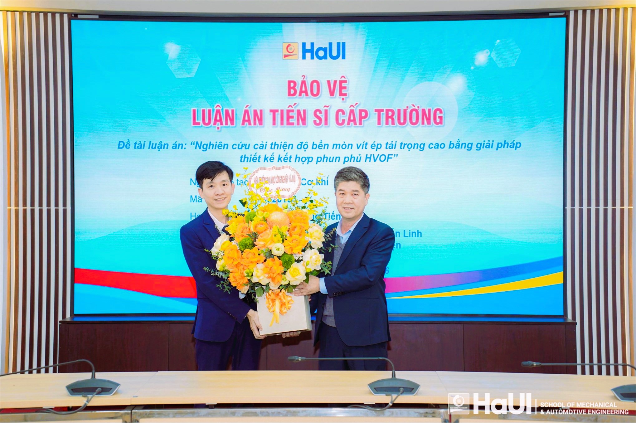 PhD Candidate Nguyen Hong Tien majoring Mechanical Engineering successfully defended his doctoral dissertation