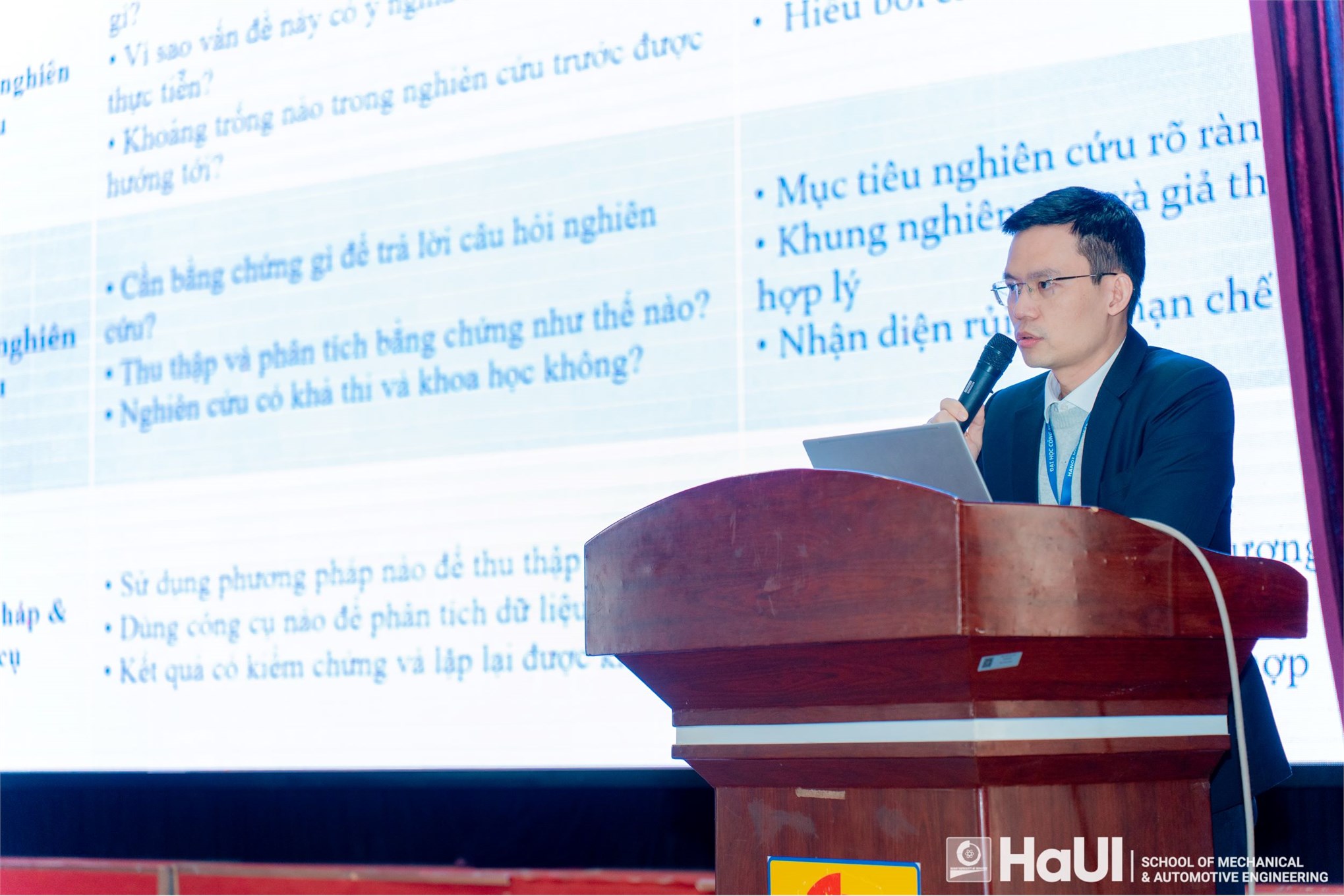 Scientific research methodology training for students of the School of Mechanical and Automotive Engineering in the 2025-2026 academic year