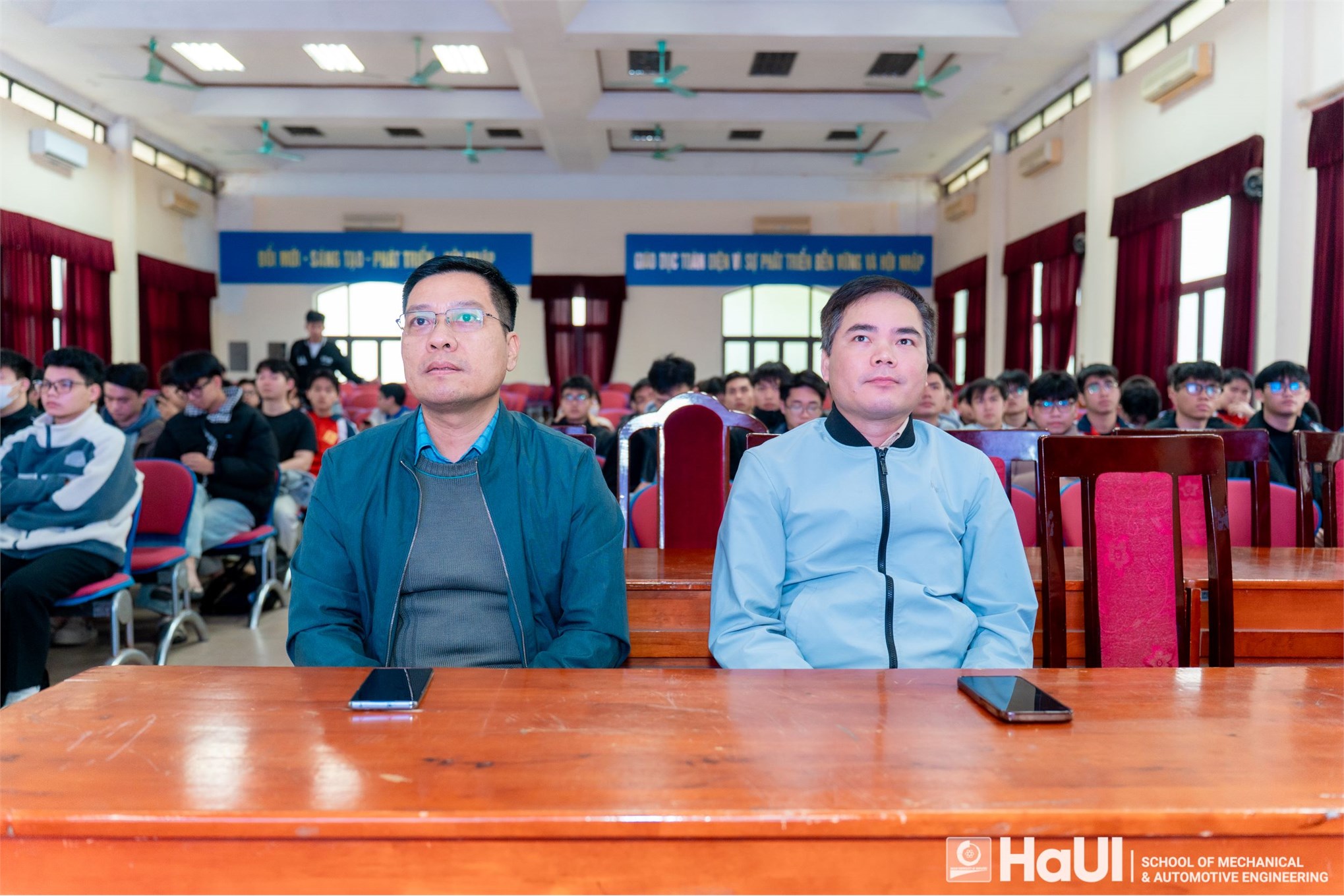 Scientific research methodology training for students of the School of Mechanical and Automotive Engineering in the 2025-2026 academic year