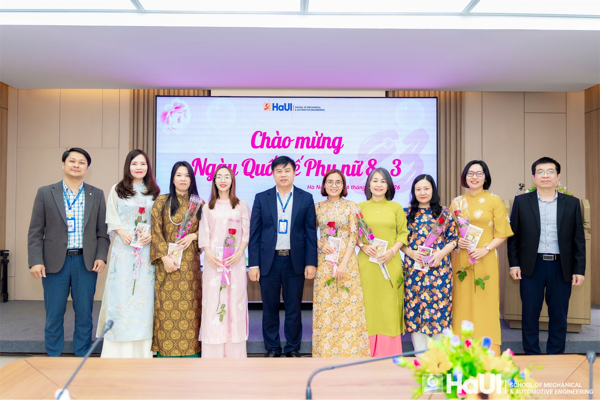 Phái đẹp Trường Cơ khí – Ô tô rạng rỡ, bản lĩnh trong các hoạt động chào mừng 8/3