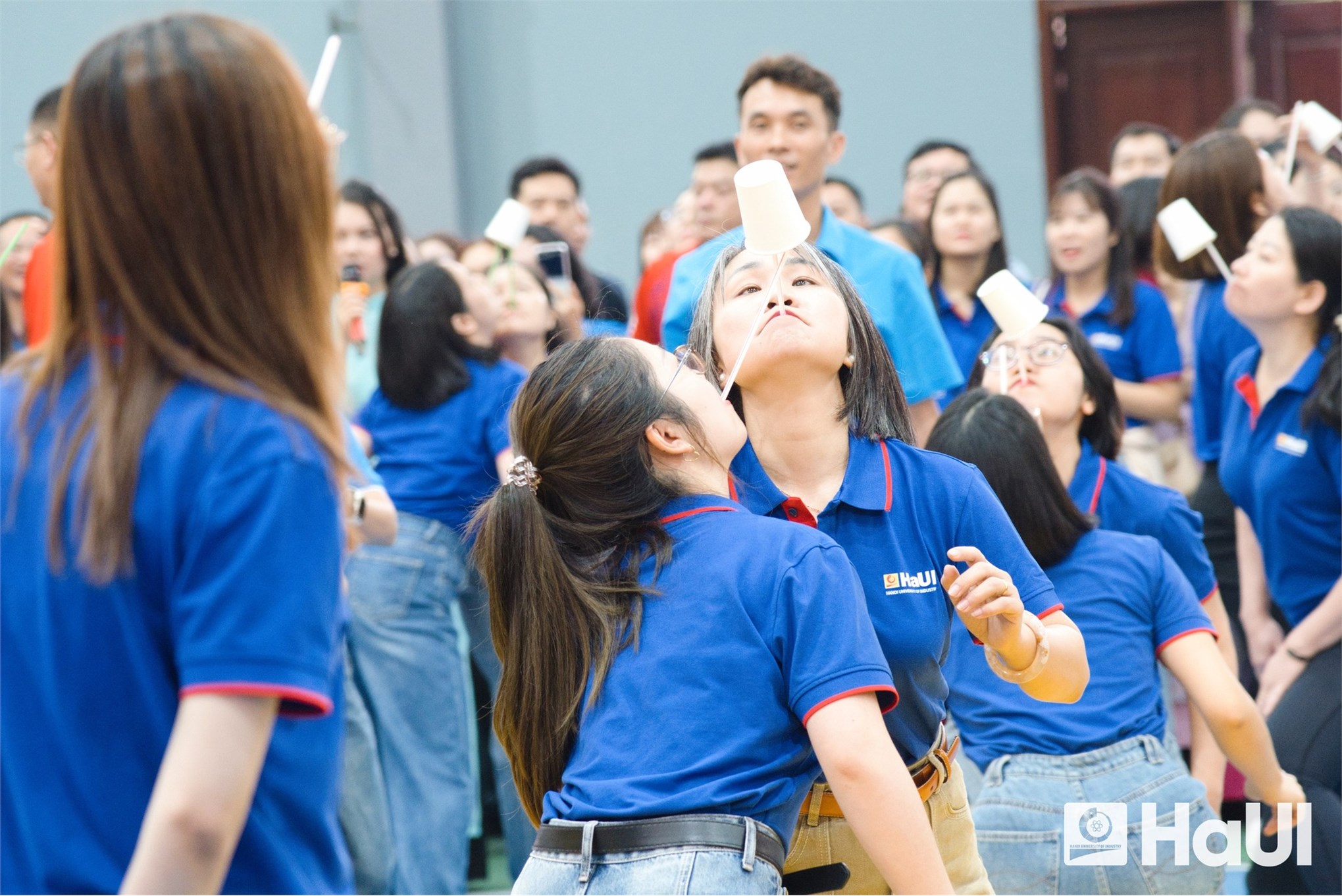 Phái đẹp Trường Cơ khí – Ô tô rạng rỡ trong các hoạt động chào mừng Ngày Quốc tế phụ nữ 8/3