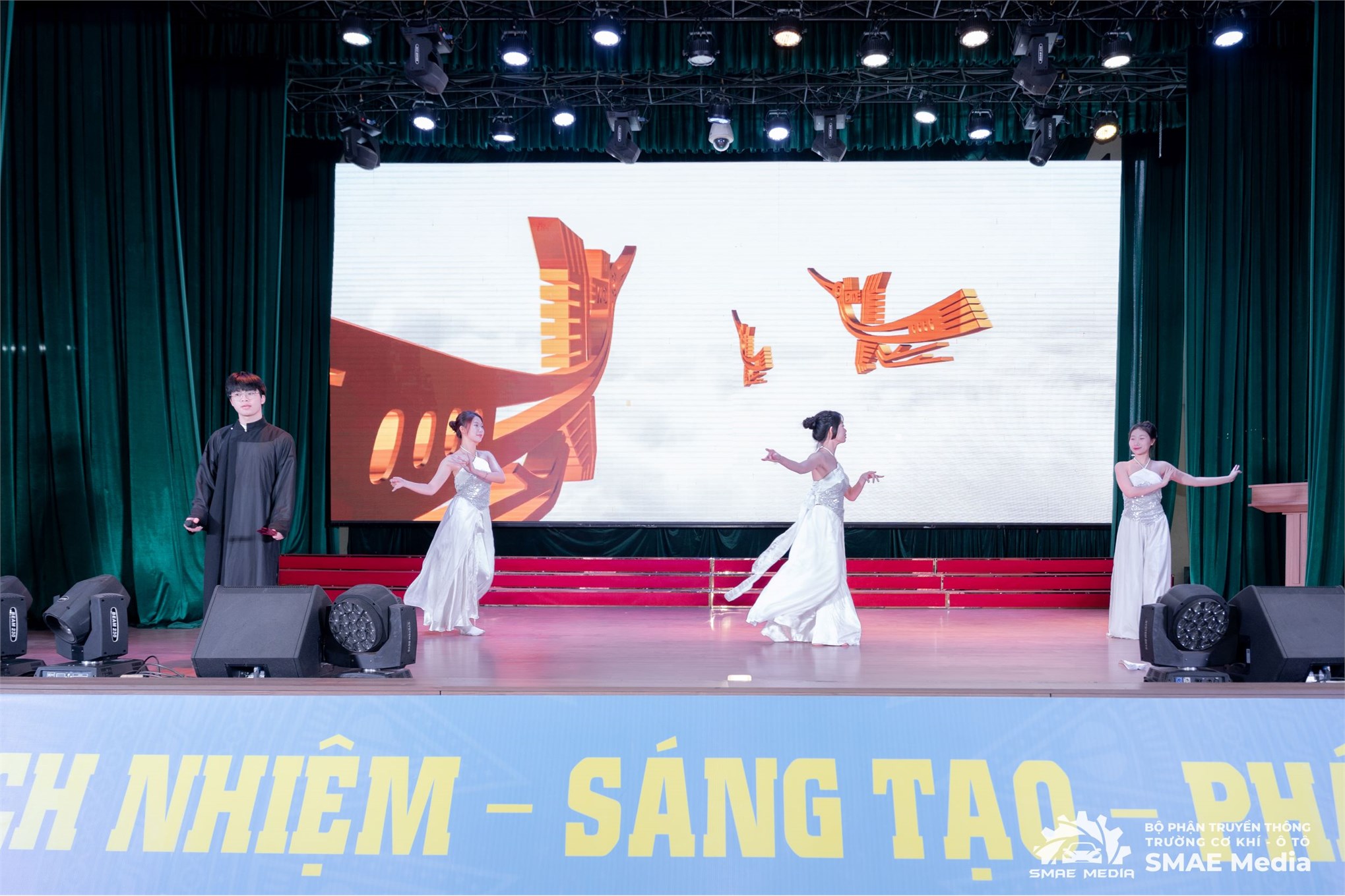 Đội thi Trường Cơ khí – Ô tô thẳng tiến vào chung kết cuộc thi “Lý luận trẻ HaUI”