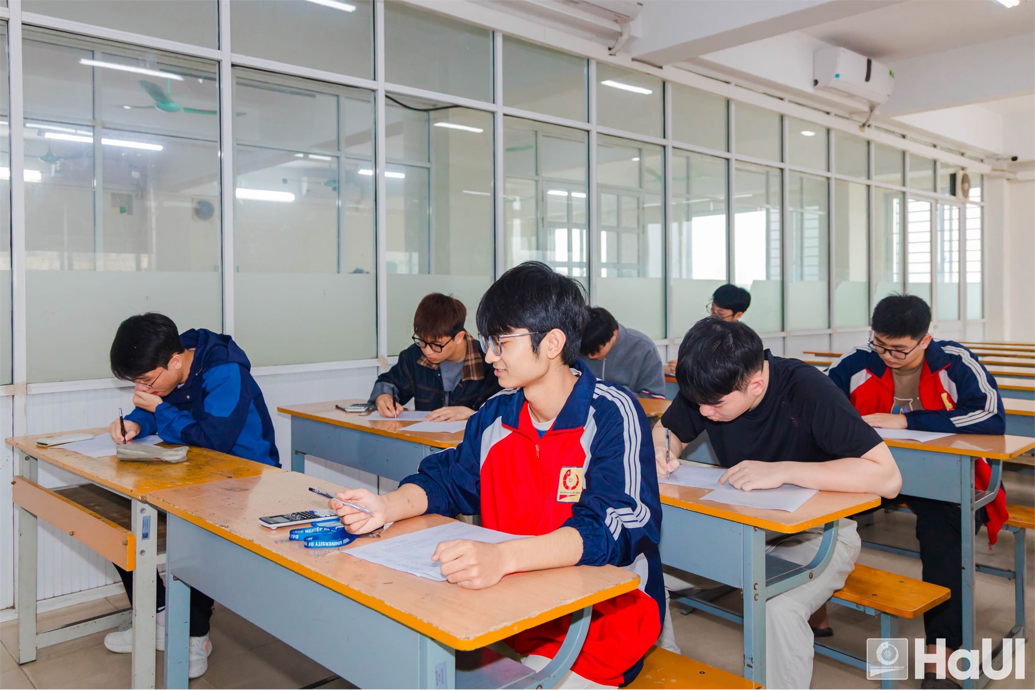 Sinh viên Trường Cơ khí – Ô tô, HaUI quyết tâm chinh phục kỳ thi Olympic Cơ học năm 2026