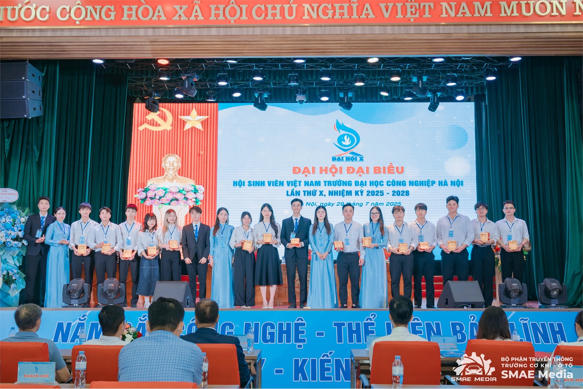 Three female students from the School of Mechanical and Automotive Engineering graduated early with Distinction: a remarkable testament to the strength and resilience of these “Engineering Roses.”