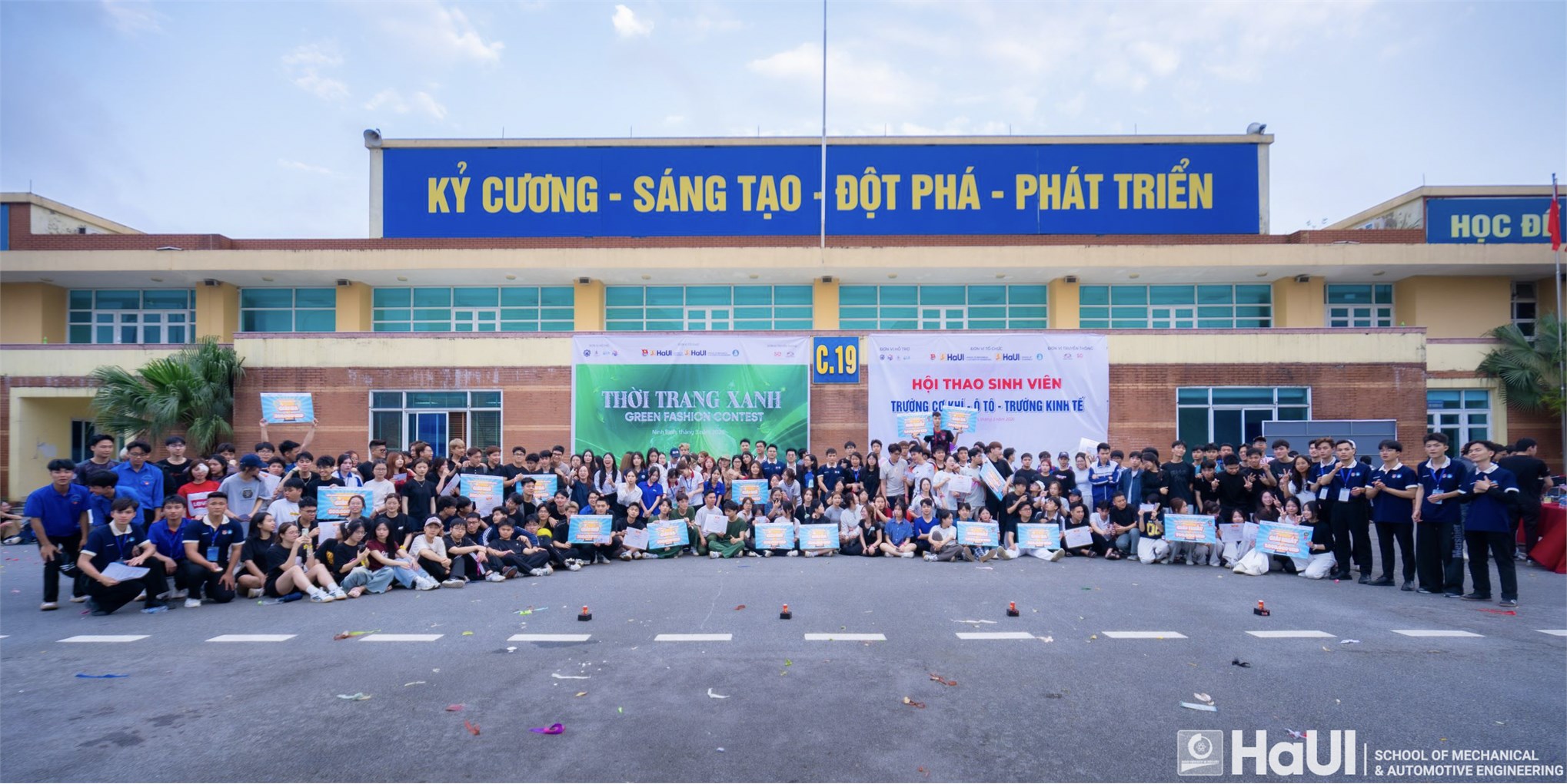 Bùng nổ tại hội thao sinh viên Trường Cơ khí – Ô tô và Trường Kinh tế tại cơ sở Ninh Bình với chuỗi hoạt động chào mừng Tháng thanh niên