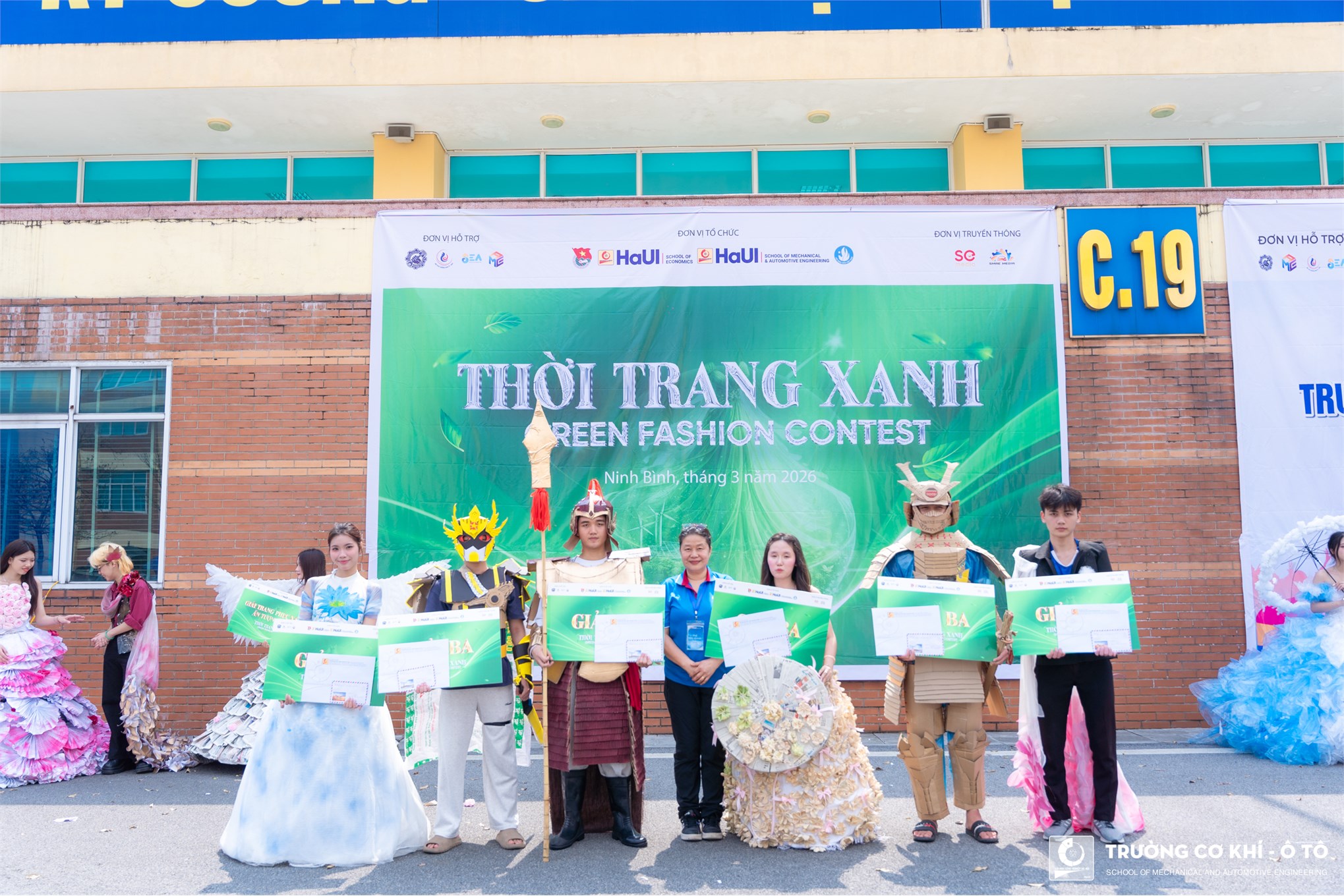 Bùng nổ chuỗi hoạt động chào mừng Tháng thanh niên cho sinh viên Trường Cơ khí – Ô tô và Trường Kinh tế tại cơ sở Ninh Bình