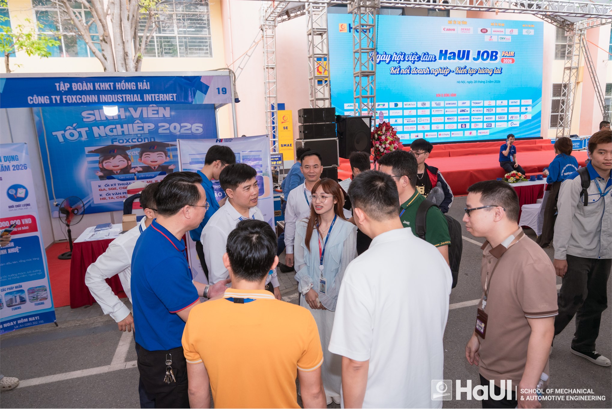 Ngày hội việc làm HaUI 2026 – Sức nóng nhu cầu tuyển dụng lĩnh vực Cơ khí – Ô tô