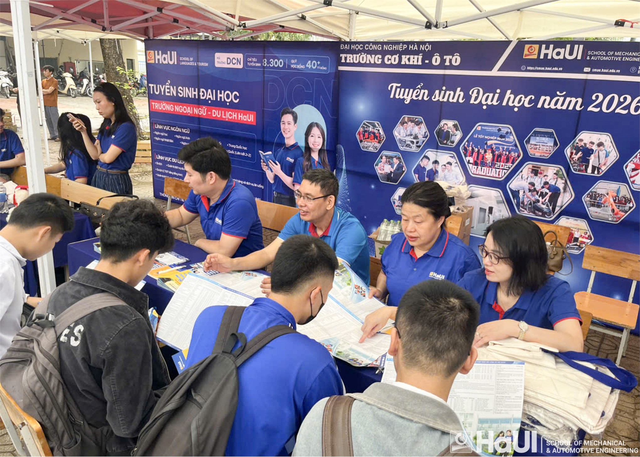 Trường Cơ khí – Ô tô, HaUI tư vấn tuyển sinh chuyên sâu tại THPT Đại Mỗ, định hướng tương lai cùng khối ngành công nghệ, kỹ thuật