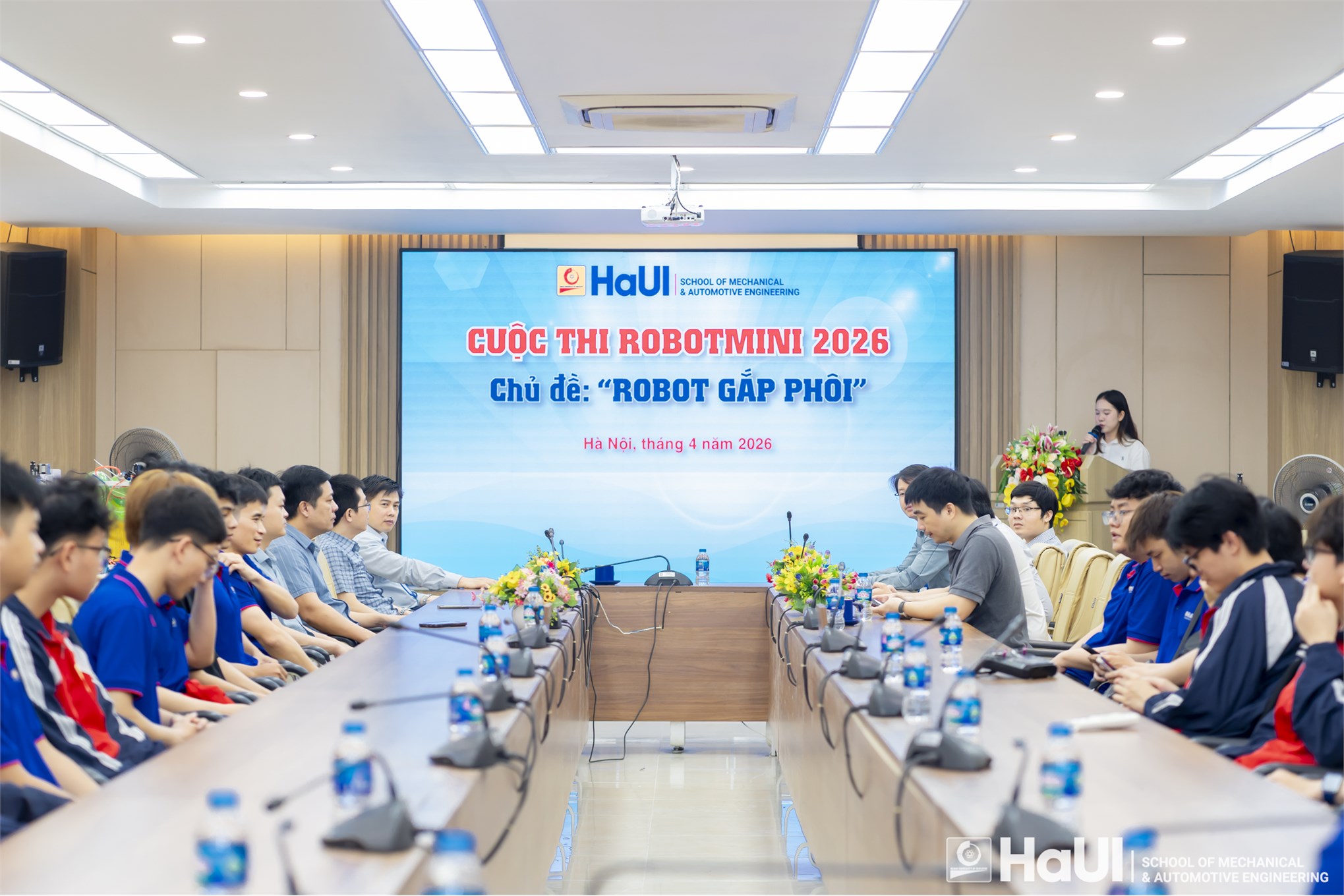 Chung kết cuộc thi Robot mini “Robot gắp phôi” 2026: Bùng nổ sáng tạo, khẳng định bản lĩnh sinh viên Trường Cơ khí – Ô tô