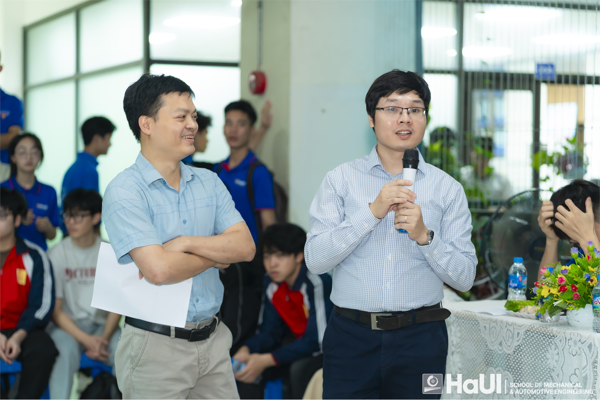 Chung kết cuộc thi Robot mini “Robot gắp phôi” 2026: Bùng nổ sáng tạo, khẳng định bản lĩnh sinh viên Trường Cơ khí – Ô tô