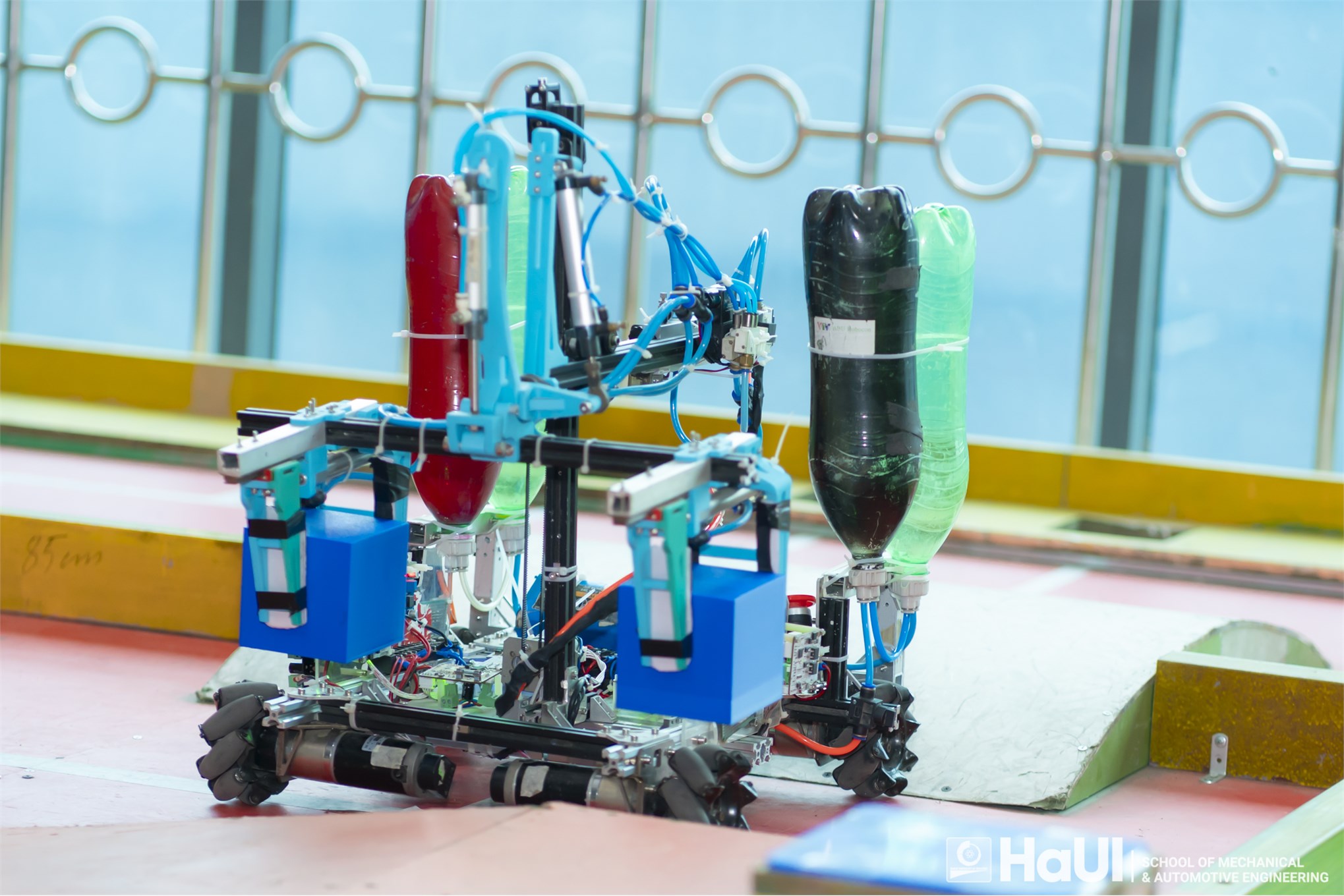 Chung kết cuộc thi Robot mini “Robot gắp phôi” 2026: Bùng nổ sáng tạo, khẳng định bản lĩnh sinh viên Trường Cơ khí – Ô tô