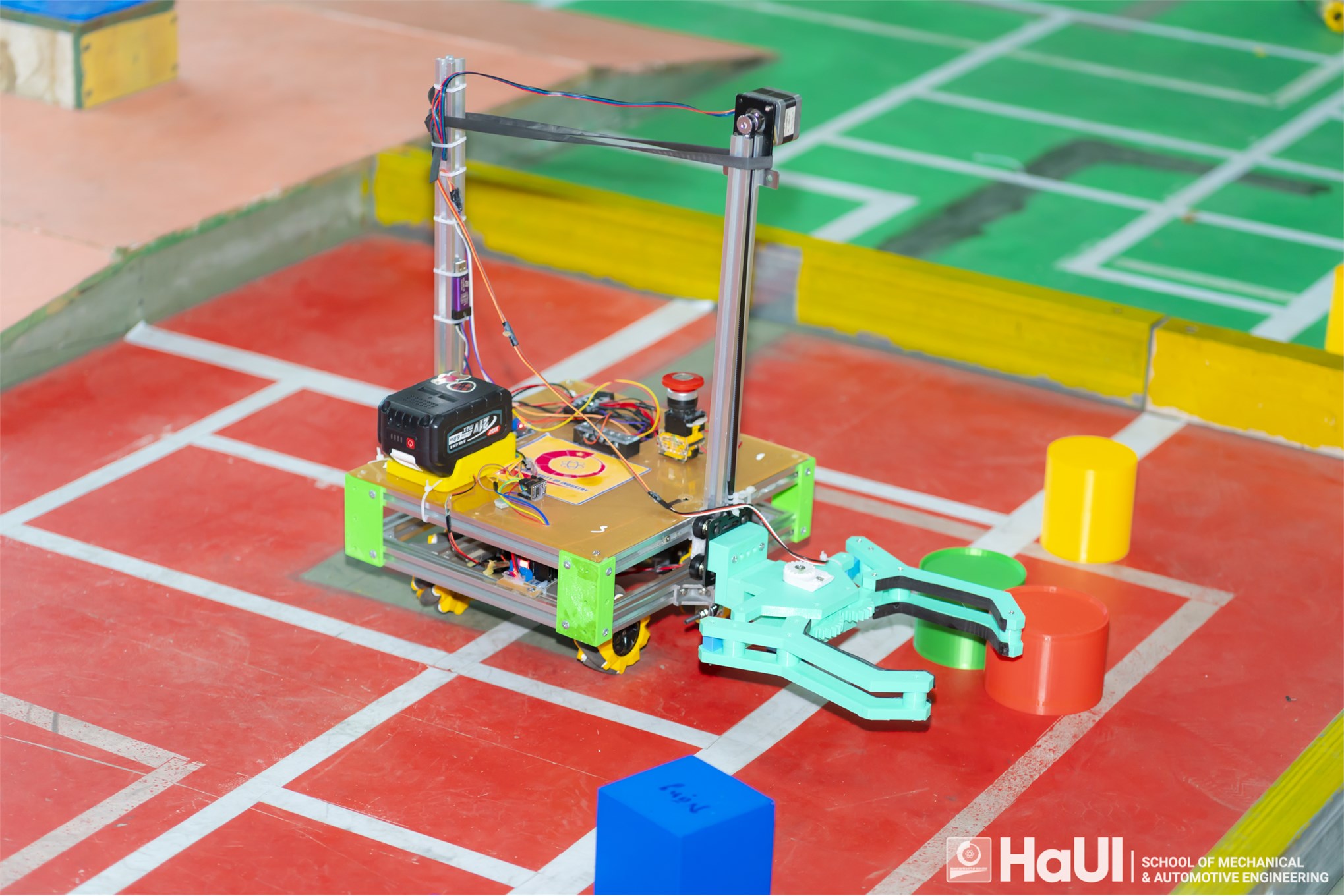 Chung kết cuộc thi Robot mini “Robot gắp phôi” 2026: Bùng nổ sáng tạo, khẳng định bản lĩnh sinh viên Trường Cơ khí – Ô tô