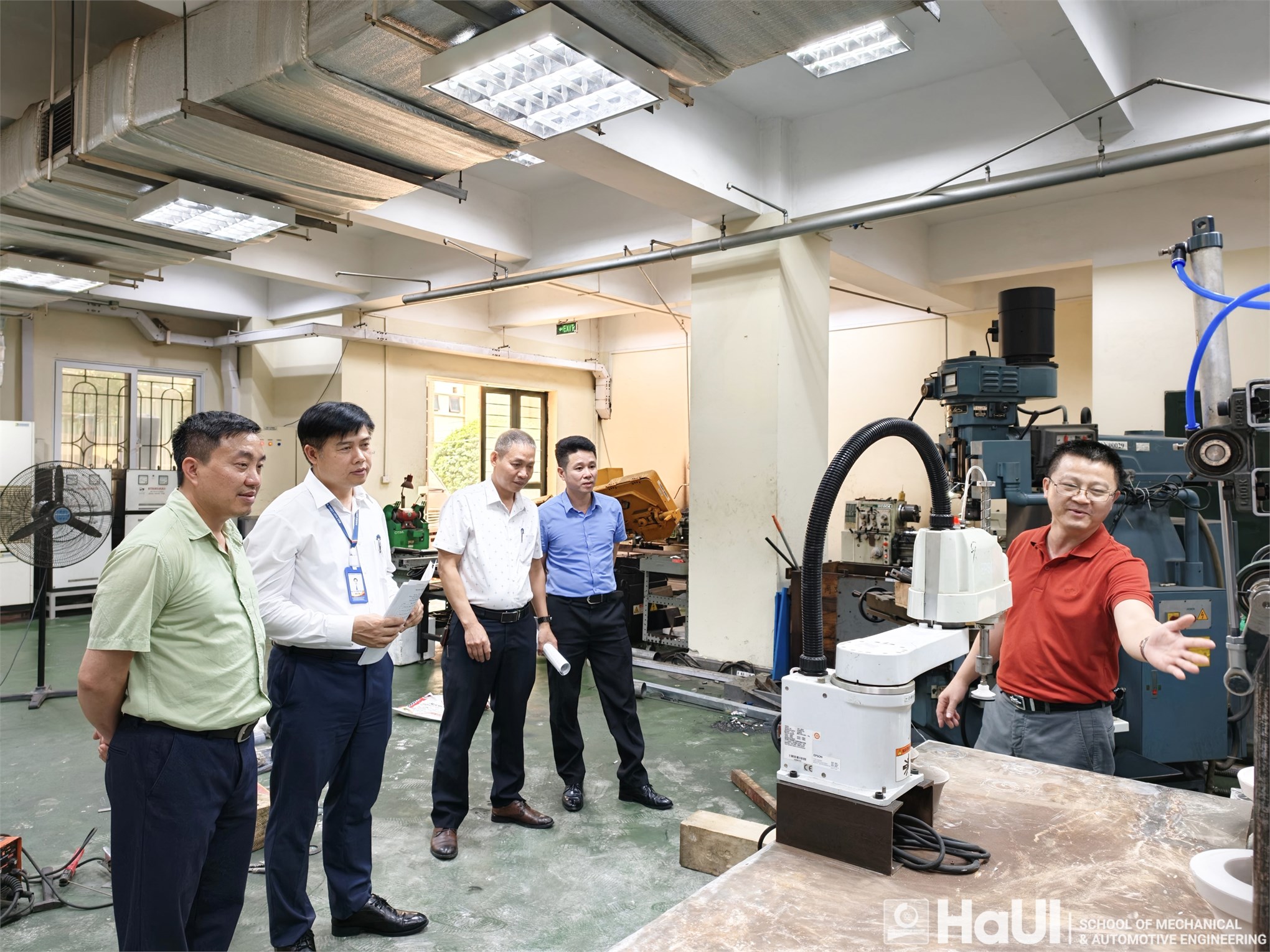 Nghiệm thu cấp cơ sở đề tài KH&CN cấp Thành phố Hà Nội về nghiên cứu thiết kế, chế tạo thiết bị tạo hình và tách khuôn gốm sứ