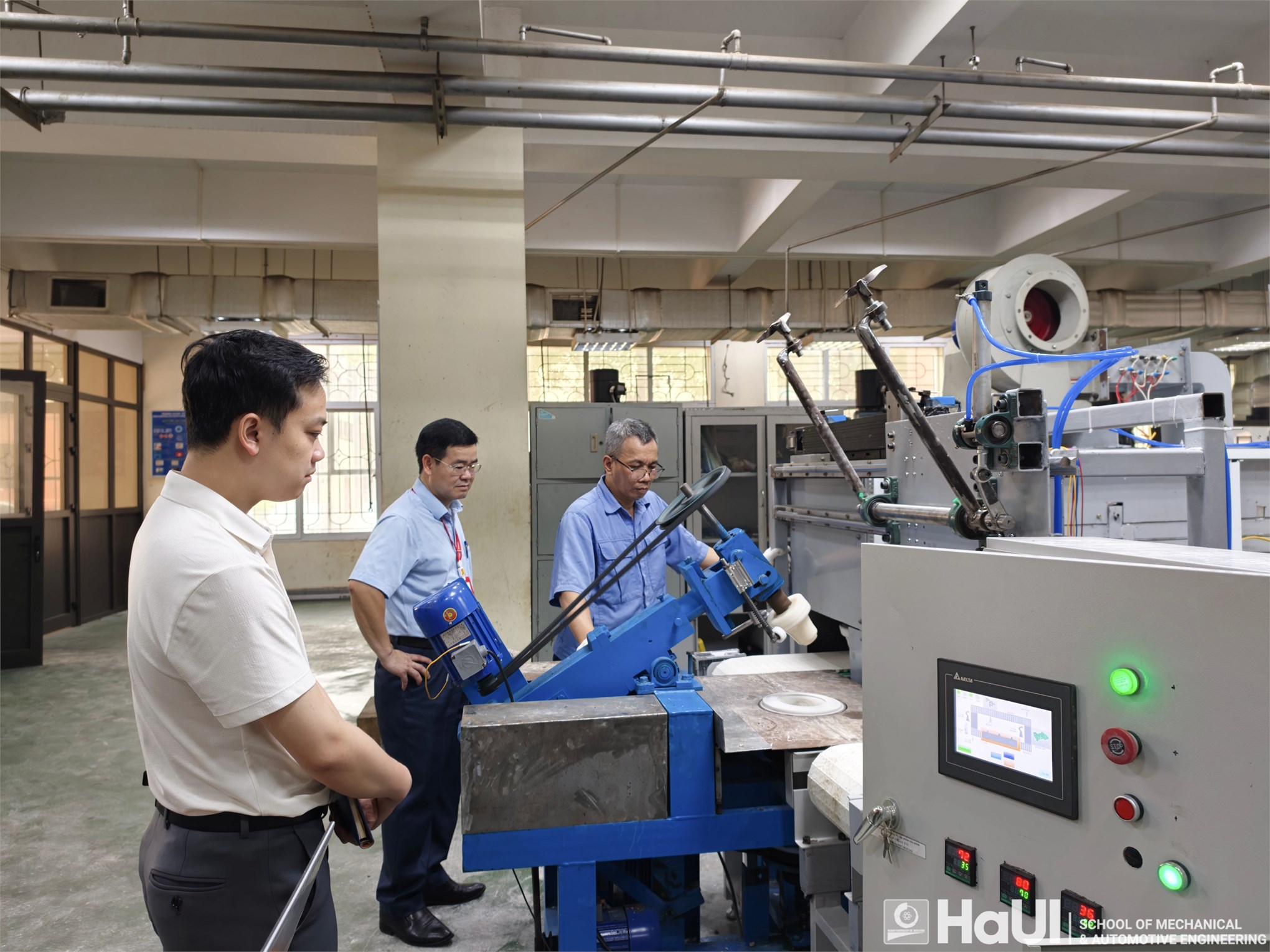 Nghiệm thu cấp cơ sở đề tài KH&CN cấp Thành phố Hà Nội về nghiên cứu thiết kế, chế tạo thiết bị tạo hình và tách khuôn gốm sứ