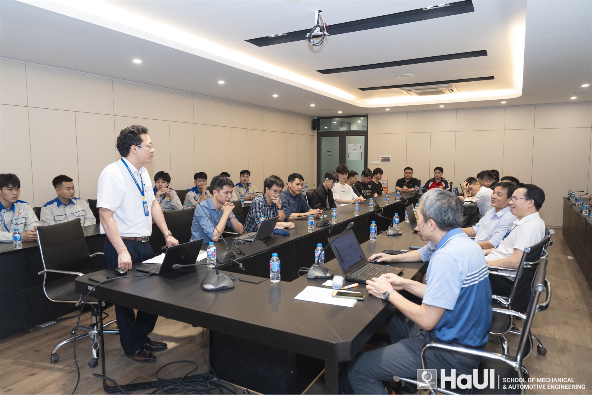 Hội thảo khoa học “Công nghệ số trong tự động hóa quá trình sản xuất” tại Trường Cơ khí – Ô tô