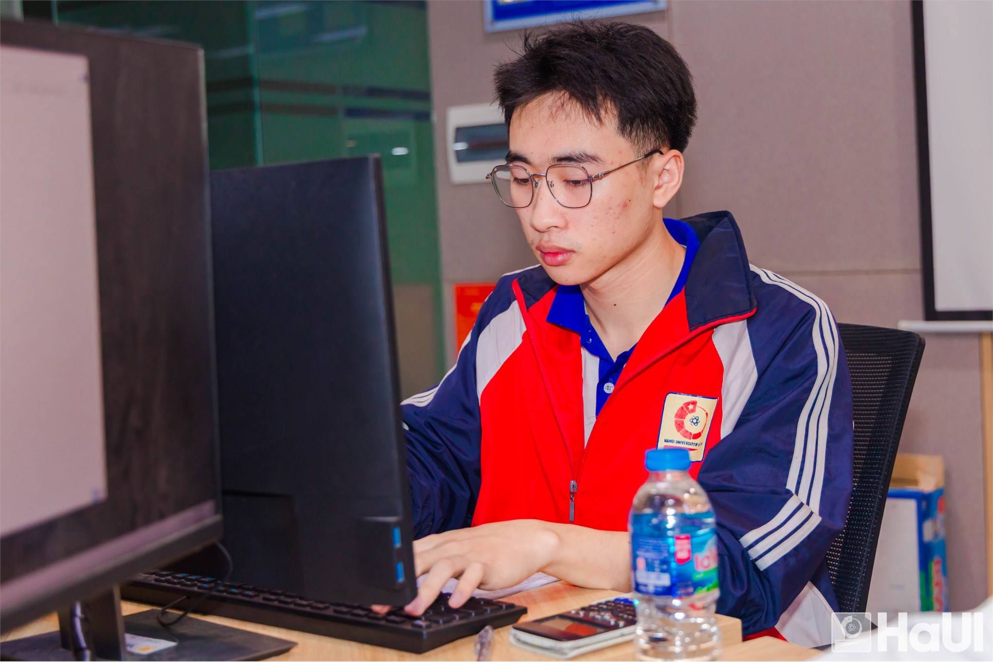 Students of the School of Mechanical and Automotive Engineering, HaUI Determined to Conquer the 2026 Mechanics Olympiad