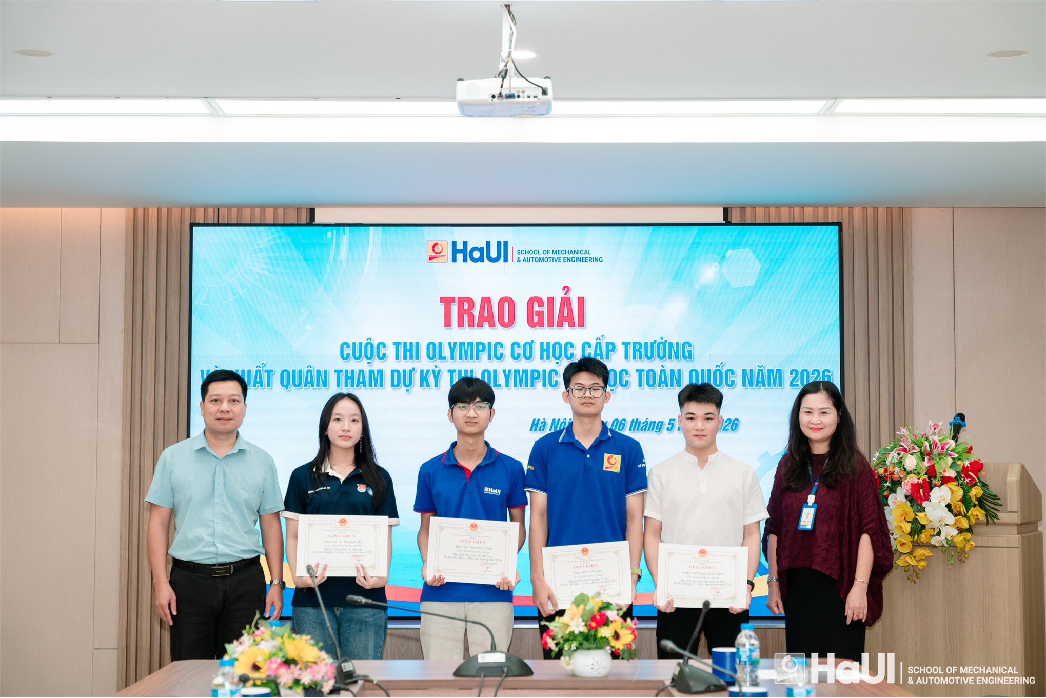 Sẵn sàng cho Olympic Cơ học toàn quốc 2026 - Sinh viên Trường Cơ khí – Ô tô quyết tâm viết tiếp bảng vàng thành tích