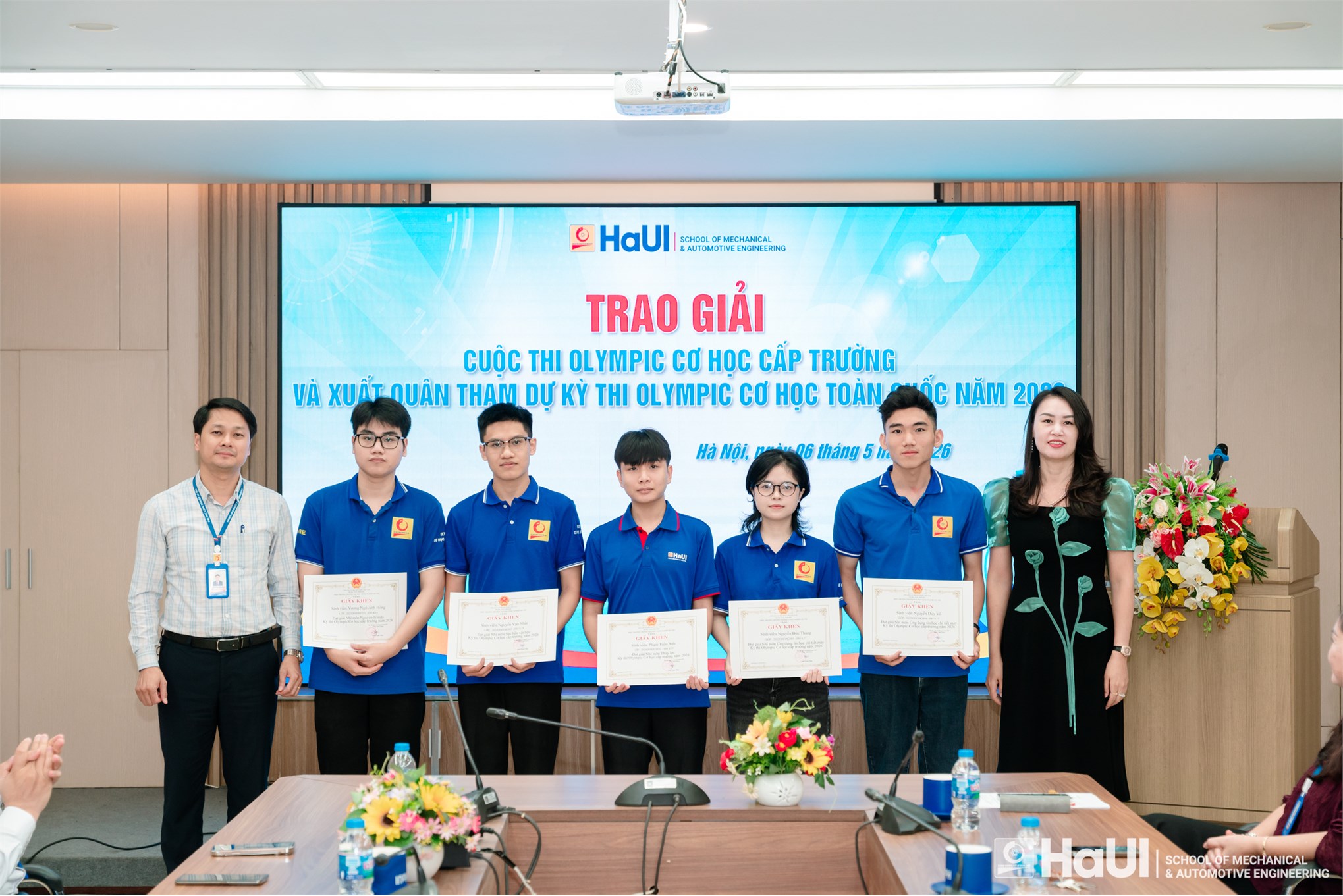 Sẵn sàng cho Olympic Cơ học toàn quốc 2026 - Sinh viên Trường Cơ khí – Ô tô quyết tâm viết tiếp bảng vàng thành tích