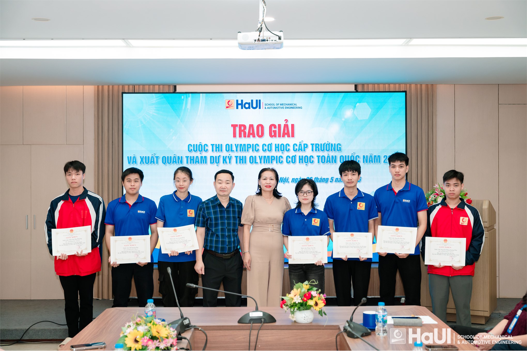 Sẵn sàng cho Olympic Cơ học toàn quốc 2026 - Sinh viên Trường Cơ khí – Ô tô quyết tâm viết tiếp bảng vàng thành tích