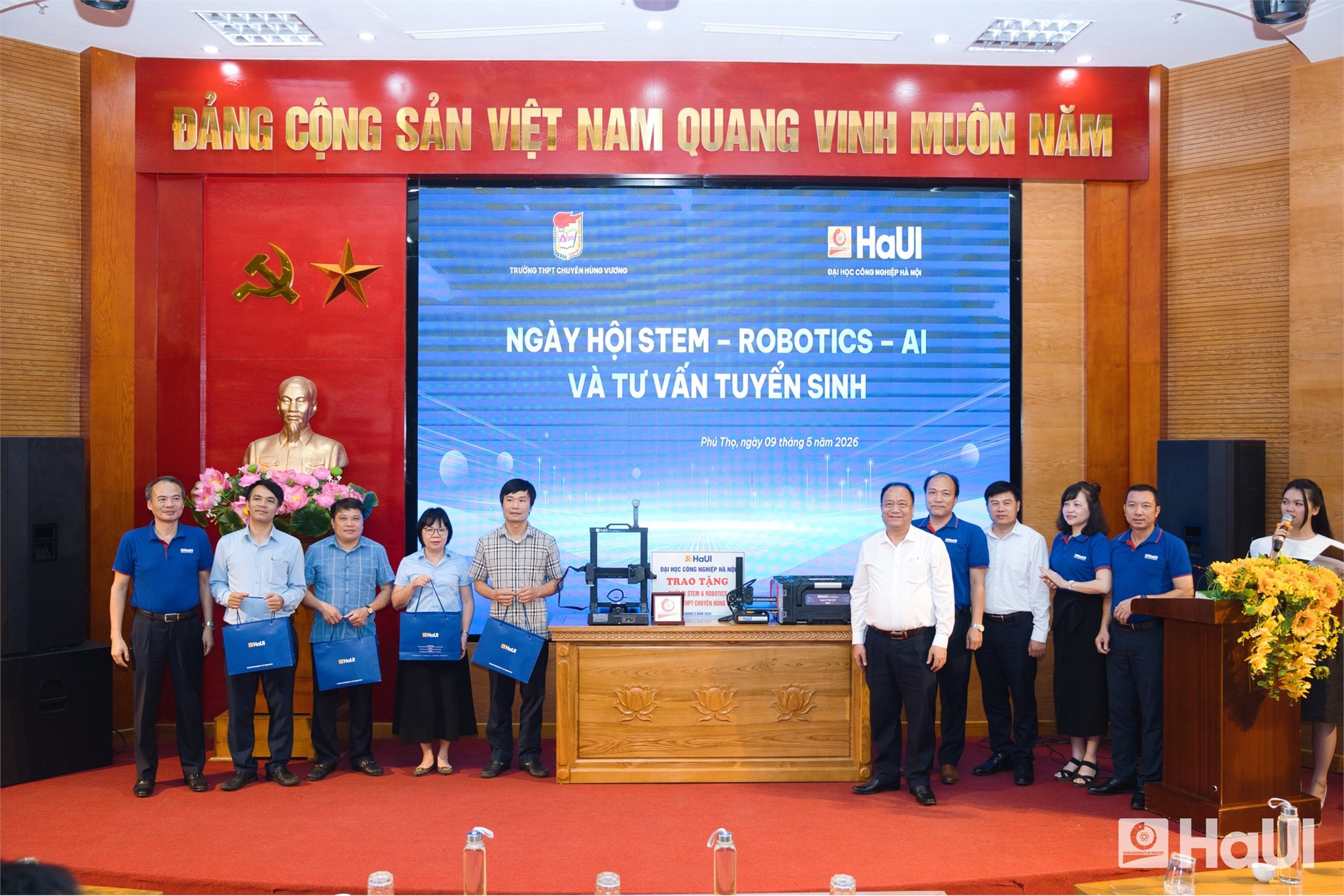 Trường Cơ khí - Ô tô, HaUI lan tỏa tinh thần giáo dục STEM tại Trường THPT Chuyên Hùng Vương – Phú Thọ
