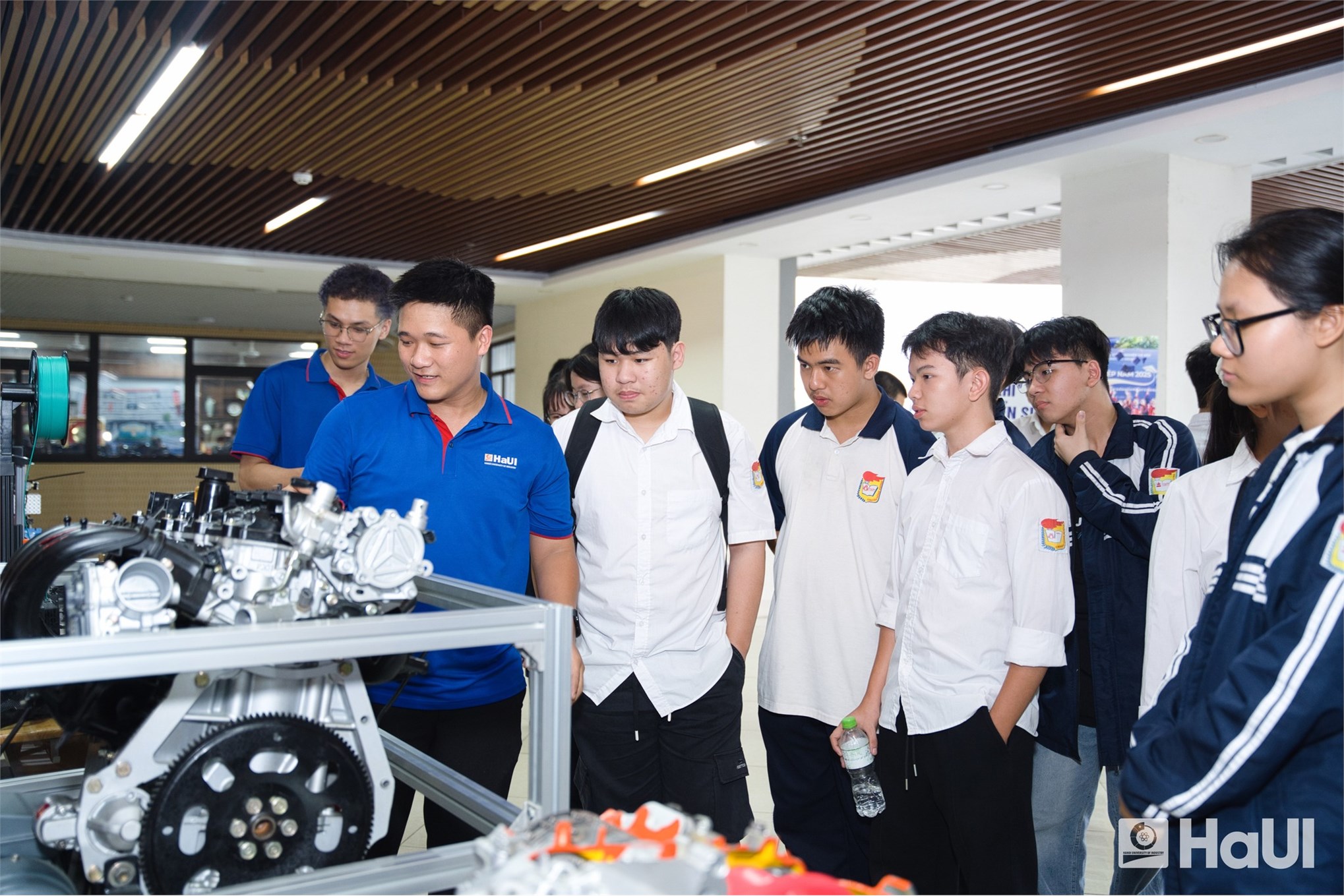 Trường Cơ khí - Ô tô, HaUI lan tỏa tinh thần giáo dục STEM tại Trường THPT Chuyên Hùng Vương – Phú Thọ