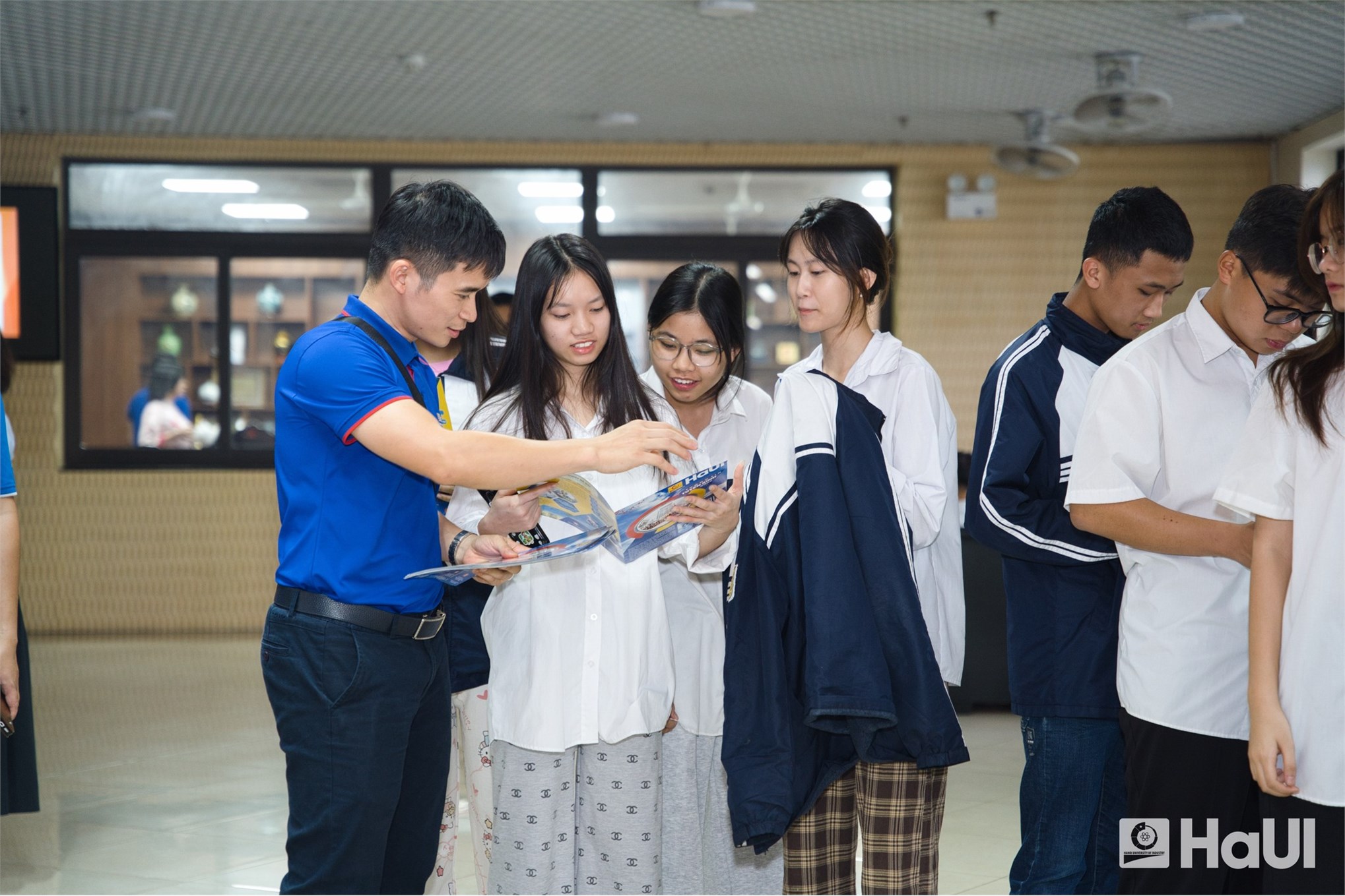 Trường Cơ khí - Ô tô, HaUI lan tỏa tinh thần giáo dục STEM tại Trường THPT Chuyên Hùng Vương – Phú Thọ