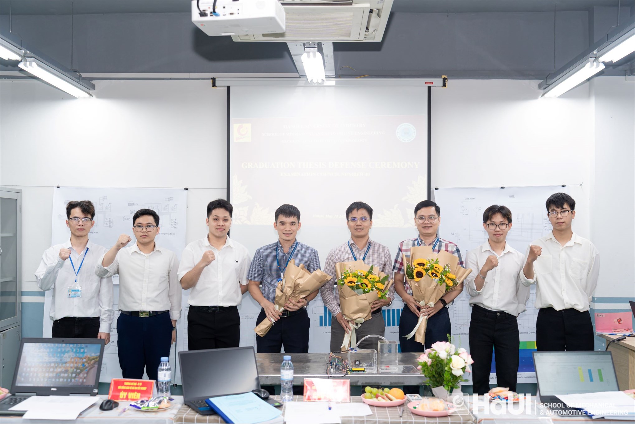 Dấu ấn từ lễ bảo vệ đồ án tốt nghiệp chương trình giảng dạy bằng tiếng Anh tại Trường Cơ khí – Ô tô