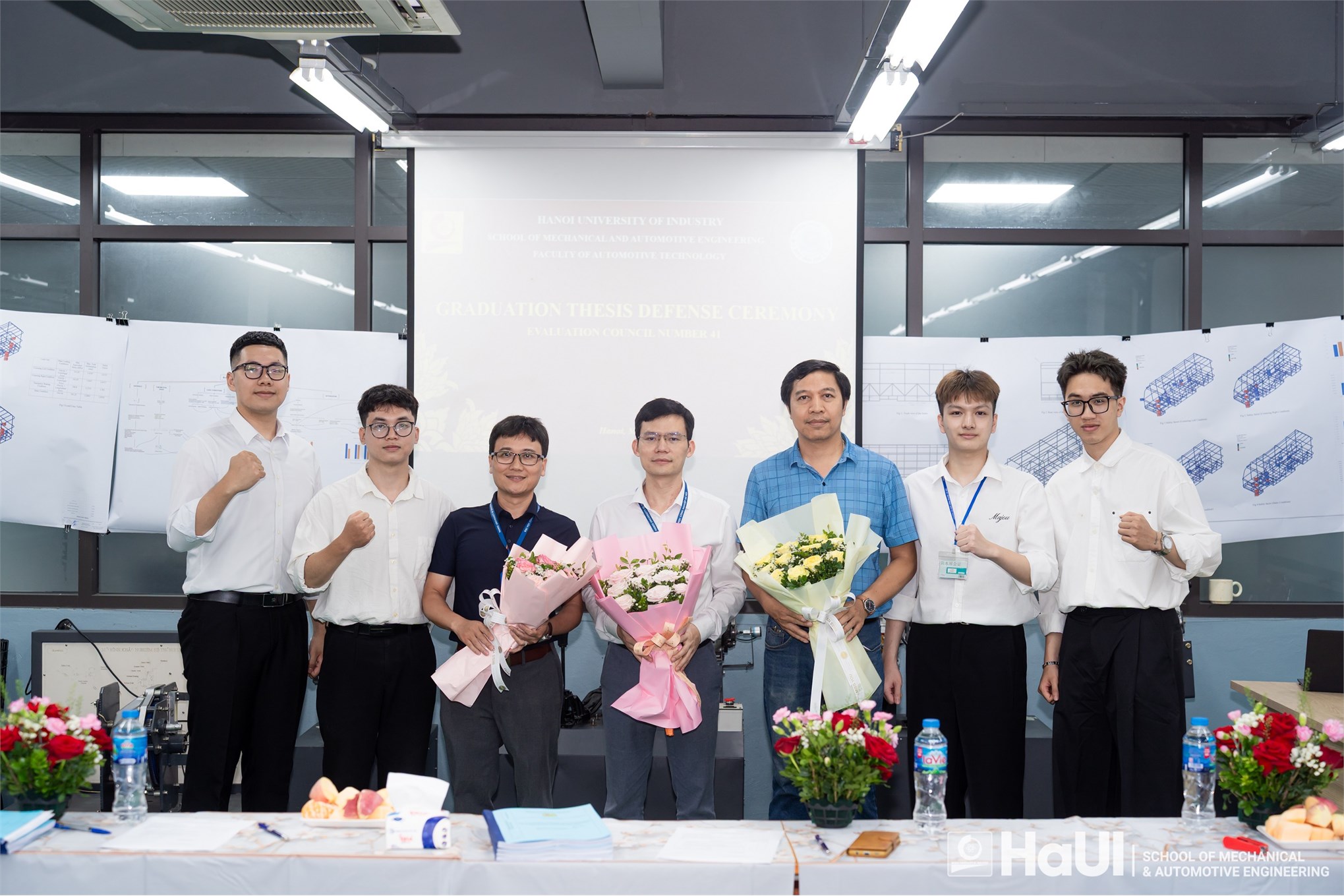Dấu ấn từ lễ bảo vệ đồ án tốt nghiệp chương trình giảng dạy bằng tiếng Anh tại Trường Cơ khí – Ô tô