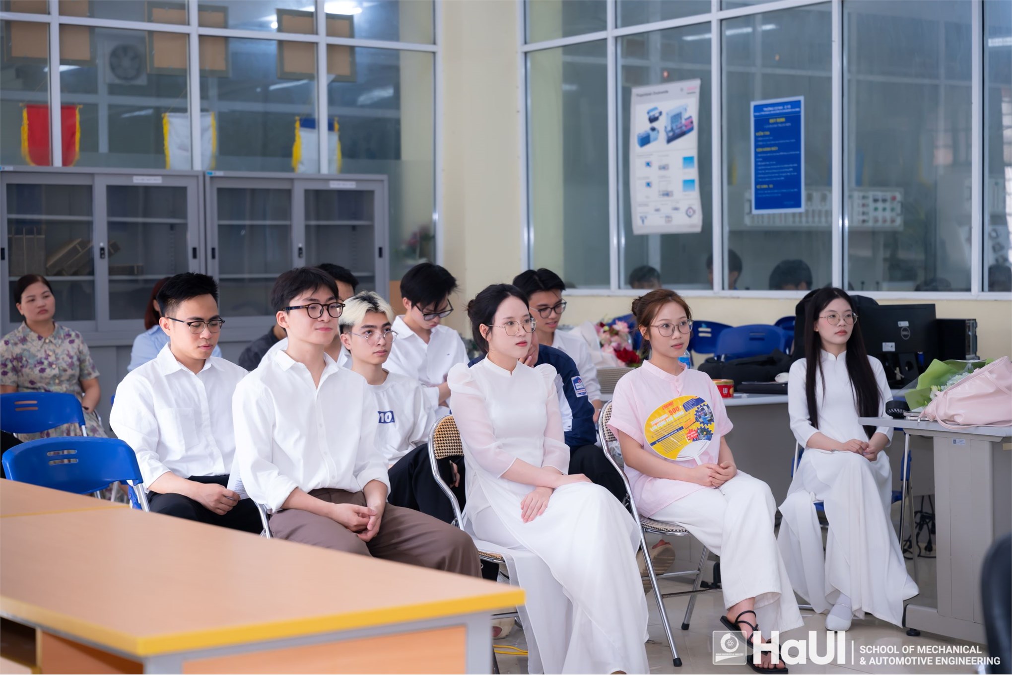 Dấu ấn từ lễ bảo vệ đồ án tốt nghiệp chương trình giảng dạy bằng tiếng Anh tại Trường Cơ khí – Ô tô