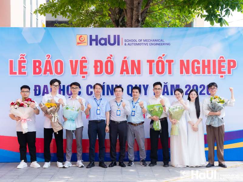 Dấu ấn từ lễ bảo vệ đồ án tốt nghiệp chương trình giảng dạy bằng tiếng Anh tại Trường Cơ khí – Ô tô