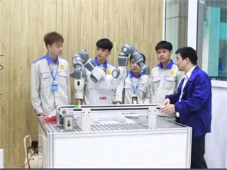 Đại học Công nghiệp Hà Nội nâng chuẩn đào tạo ngành Công nghệ kỹ thuật cơ điện tử theo hướng hội nhập