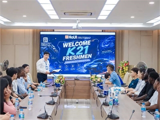 Trường Cơ khí - Ô tô chào đón tân sinh viên K21 chương trình tiếng Anh: Khởi đầu hành trình hội nhập toàn cầu