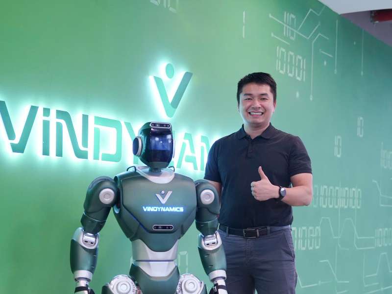 Khát vọng phát triển robot hình người thông minh và hành trình phát triển của cựu sinh viên Trường Cơ khí – Ô tô, HaUI