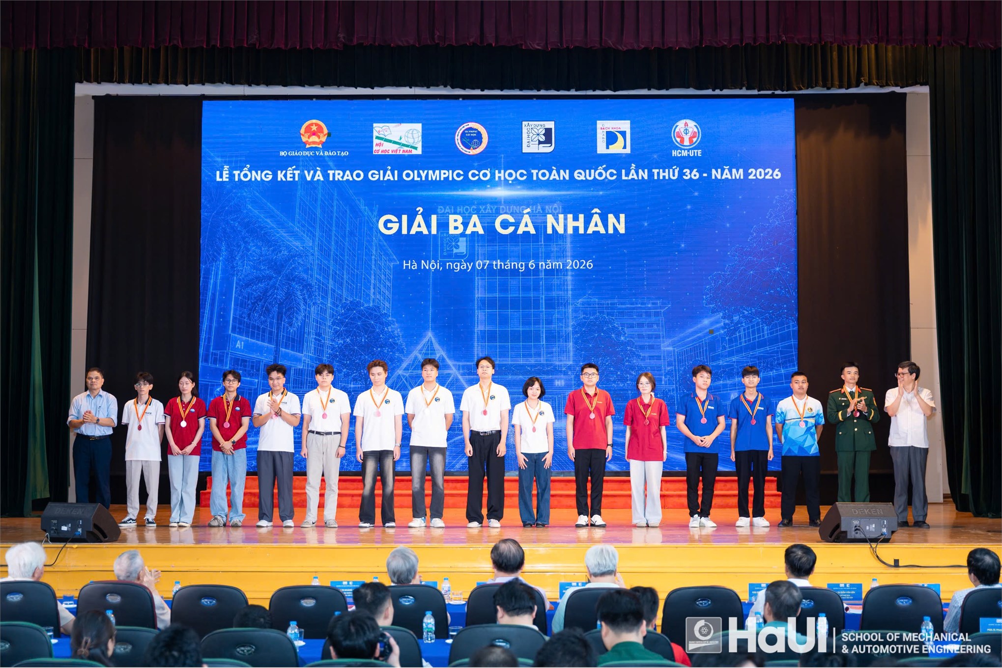 Sinh viên Trường Cơ khí – Ô tô, HaUI khẳng định bản lĩnh tại Olympic Cơ học toàn quốc lần thứ
