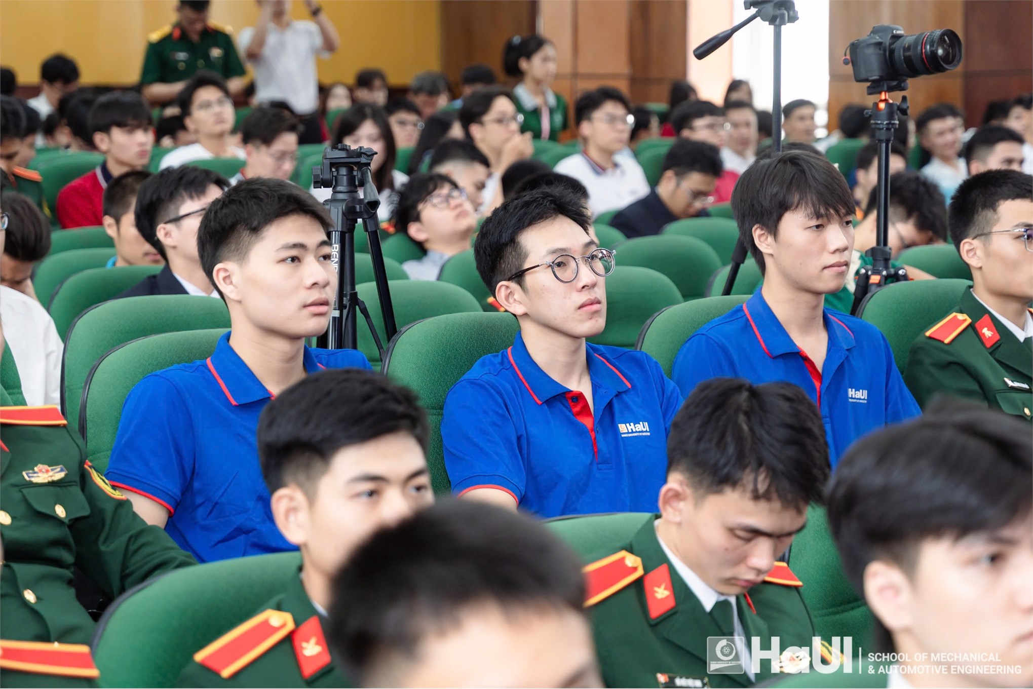 Sinh viên Trường Cơ khí – Ô tô, HaUI khẳng định bản lĩnh tại Olympic Cơ học toàn quốc lần thứ