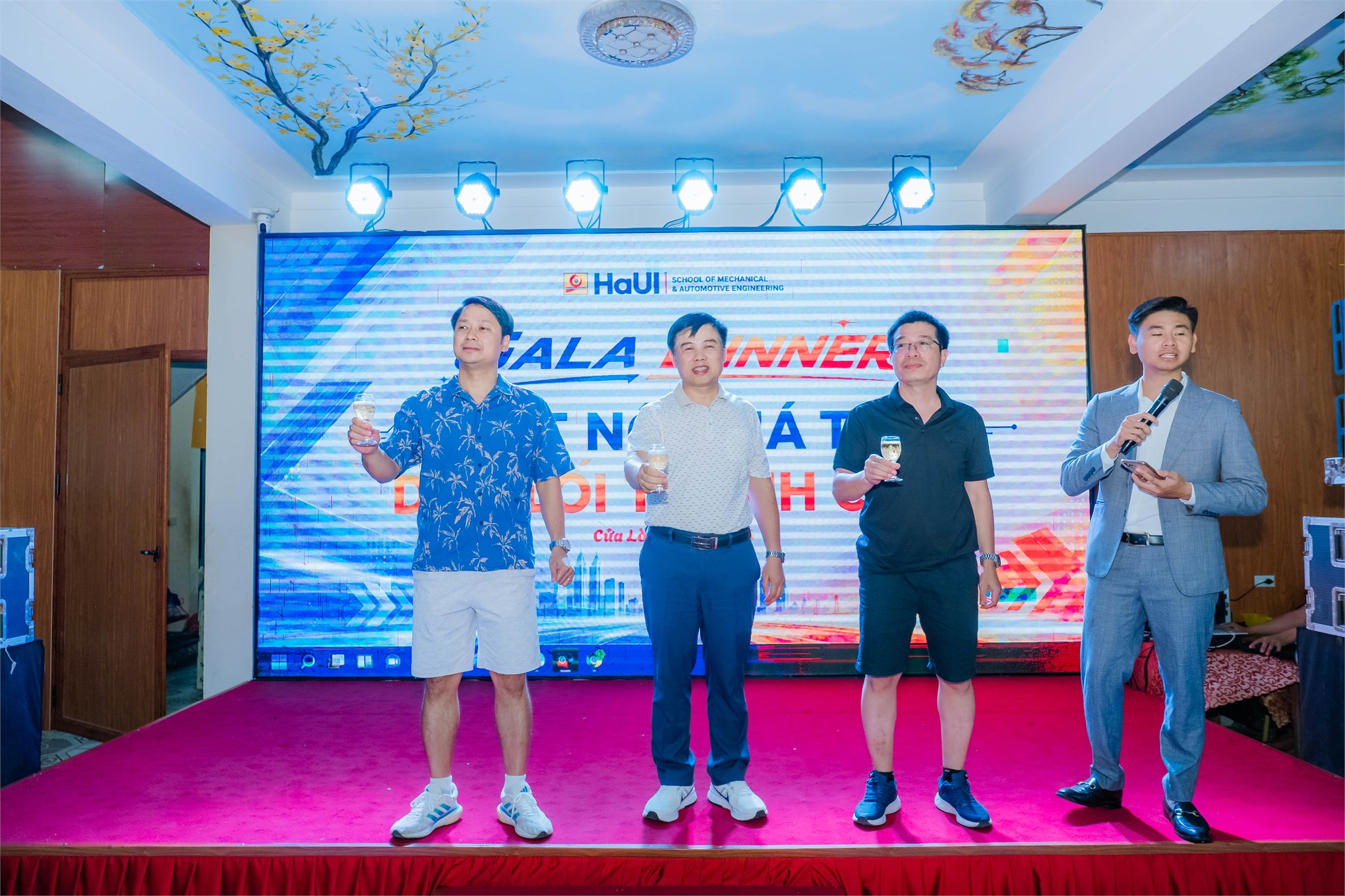 Trường Cơ khí – Ô tô: Hành trình gắn kết, tiếp lửa cho năm học mới
