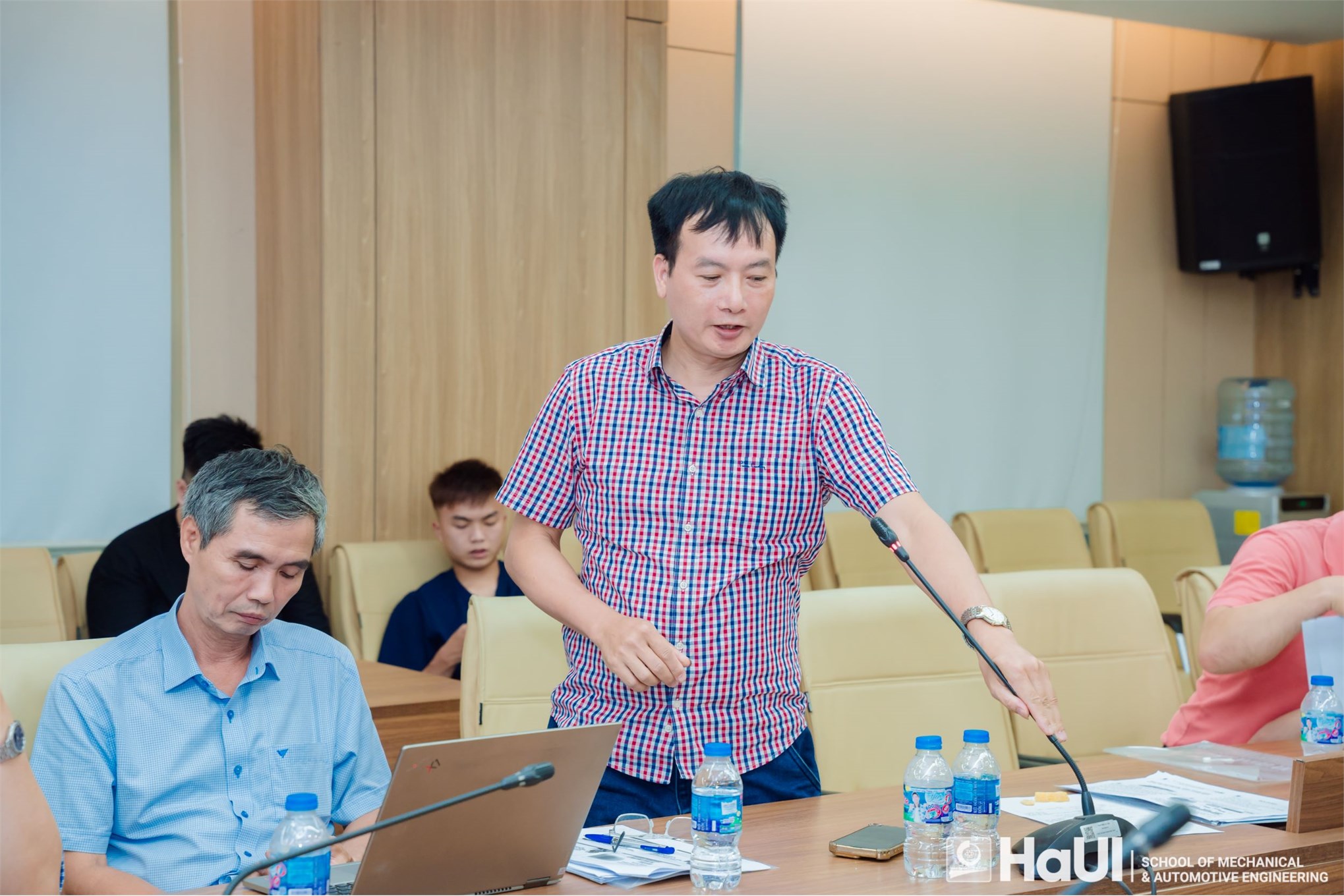 Hội thảo khoa học “Cơ học kỹ thuật trong kỷ nguyên AI và Sản xuất thông minh”: Bệ phóng nâng cao năng lực nghiên cứu tại Trường Cơ khí – Ô tô