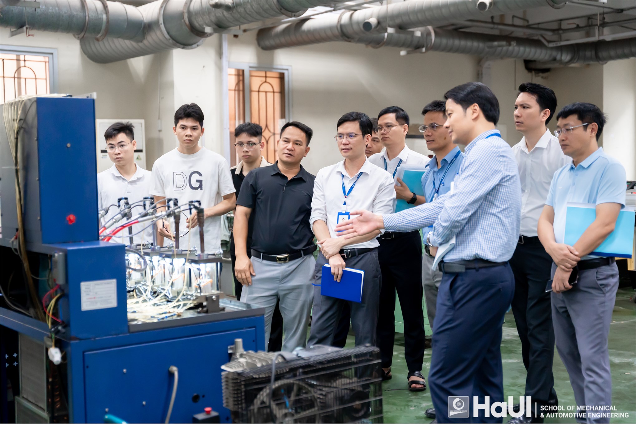 Analysis and Prediction of the Operating Condition of Common Rail Injectors in Diesel Engines under Different Working Conditions Using Experimental Methods Combined with Artificial Intelligence Models