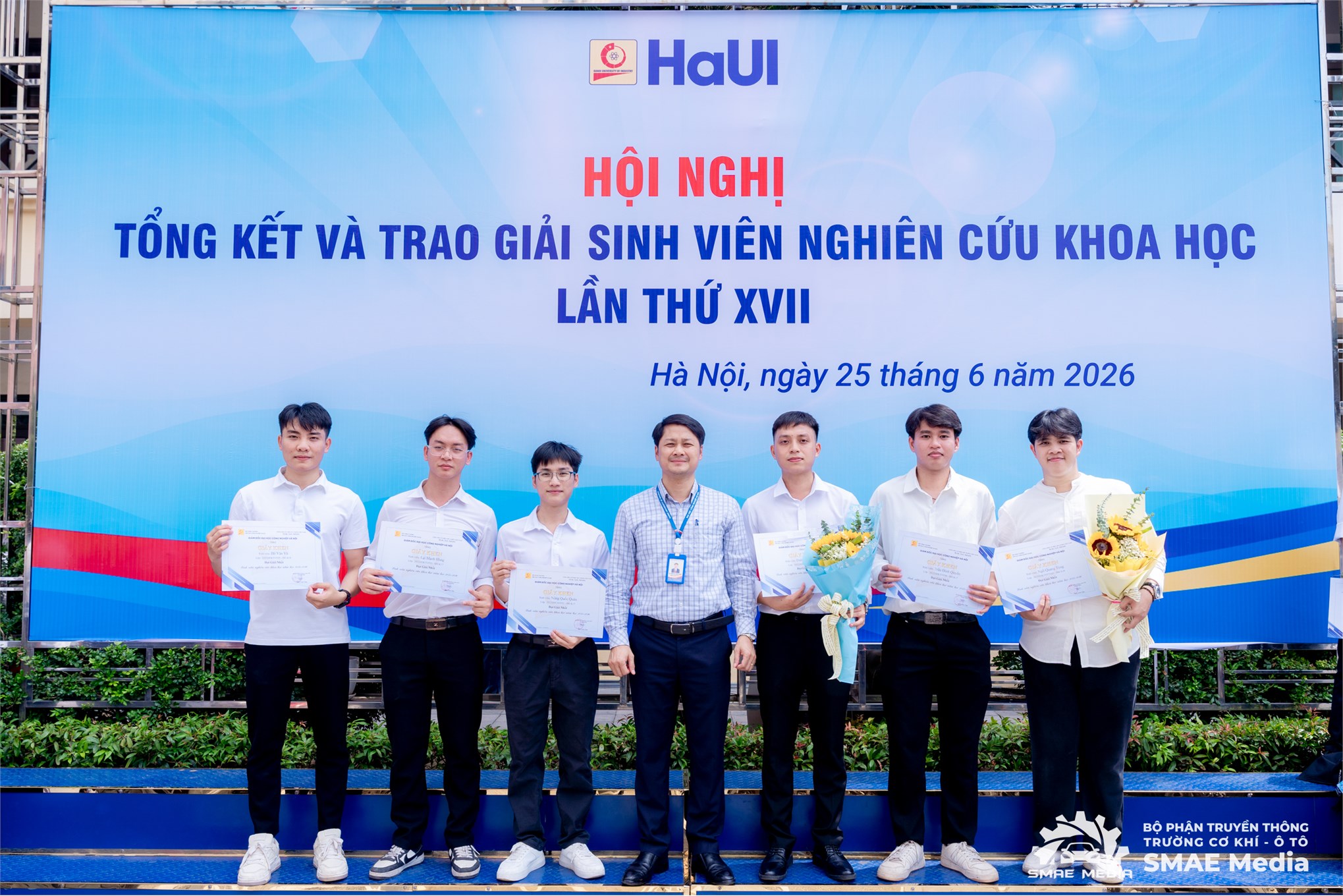 Tôn vinh trí tuệ và tinh thần đổi mới sáng tạo: Sinh viên Trường Cơ khí – Ô tô đạt nhiều thành tích tại Hội nghị sinh viên nghiên cứu khoa học lần thứ XVII