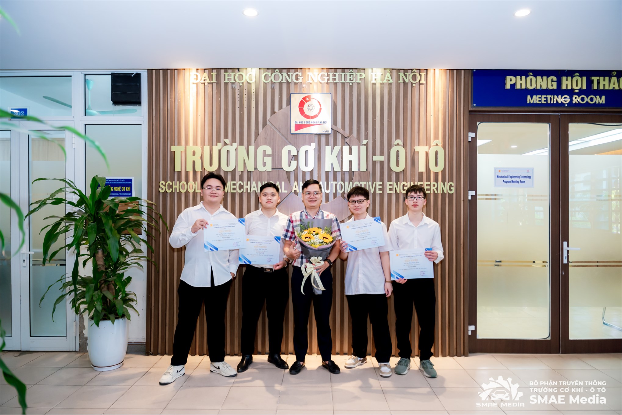 Tôn vinh trí tuệ và tinh thần đổi mới sáng tạo: Sinh viên Trường Cơ khí – Ô tô đạt nhiều thành tích tại Hội nghị sinh viên nghiên cứu khoa học lần thứ XVII