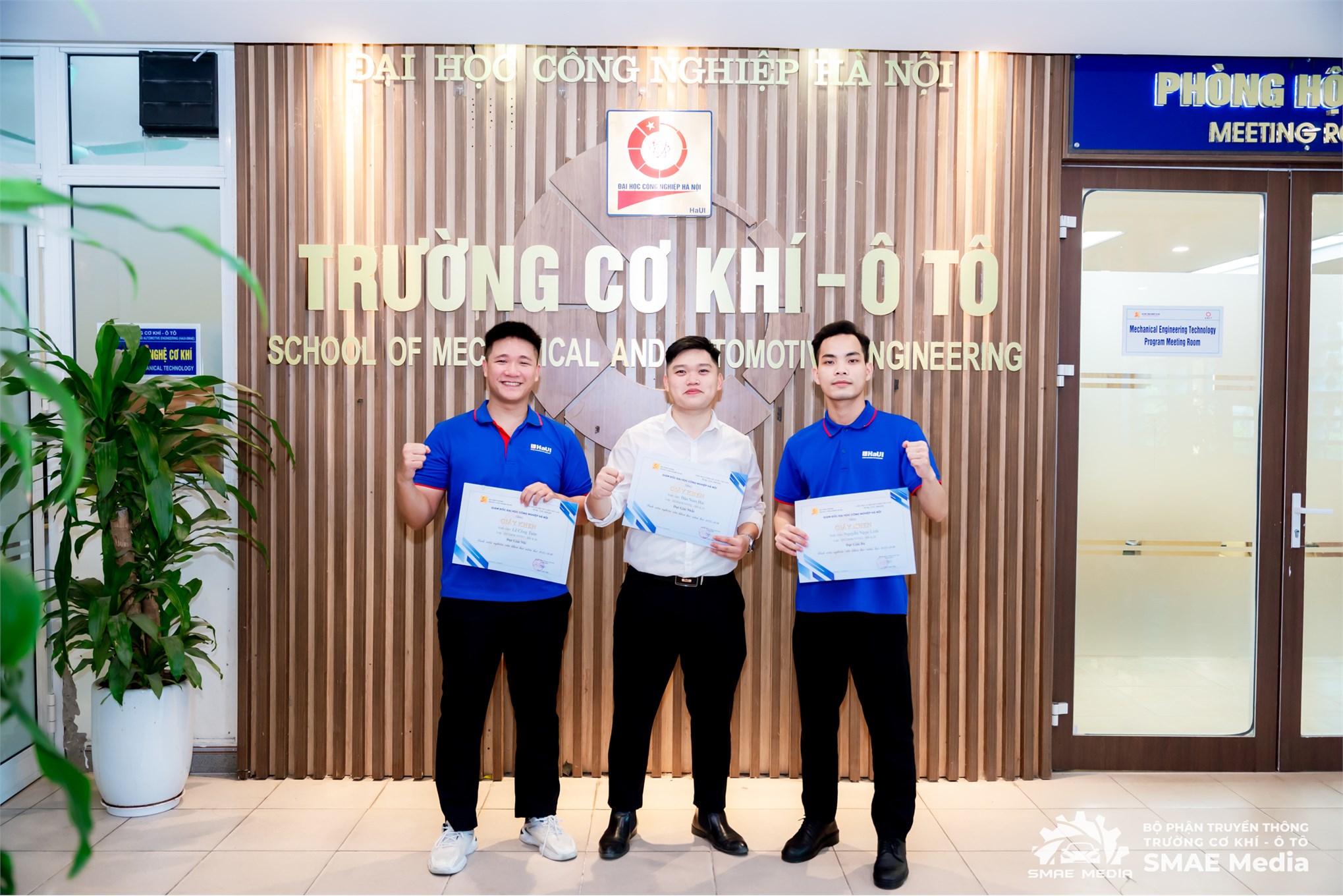 Tôn vinh trí tuệ và tinh thần đổi mới sáng tạo: Sinh viên Trường Cơ khí – Ô tô đạt nhiều thành tích tại Hội nghị sinh viên nghiên cứu khoa học lần thứ XVII
