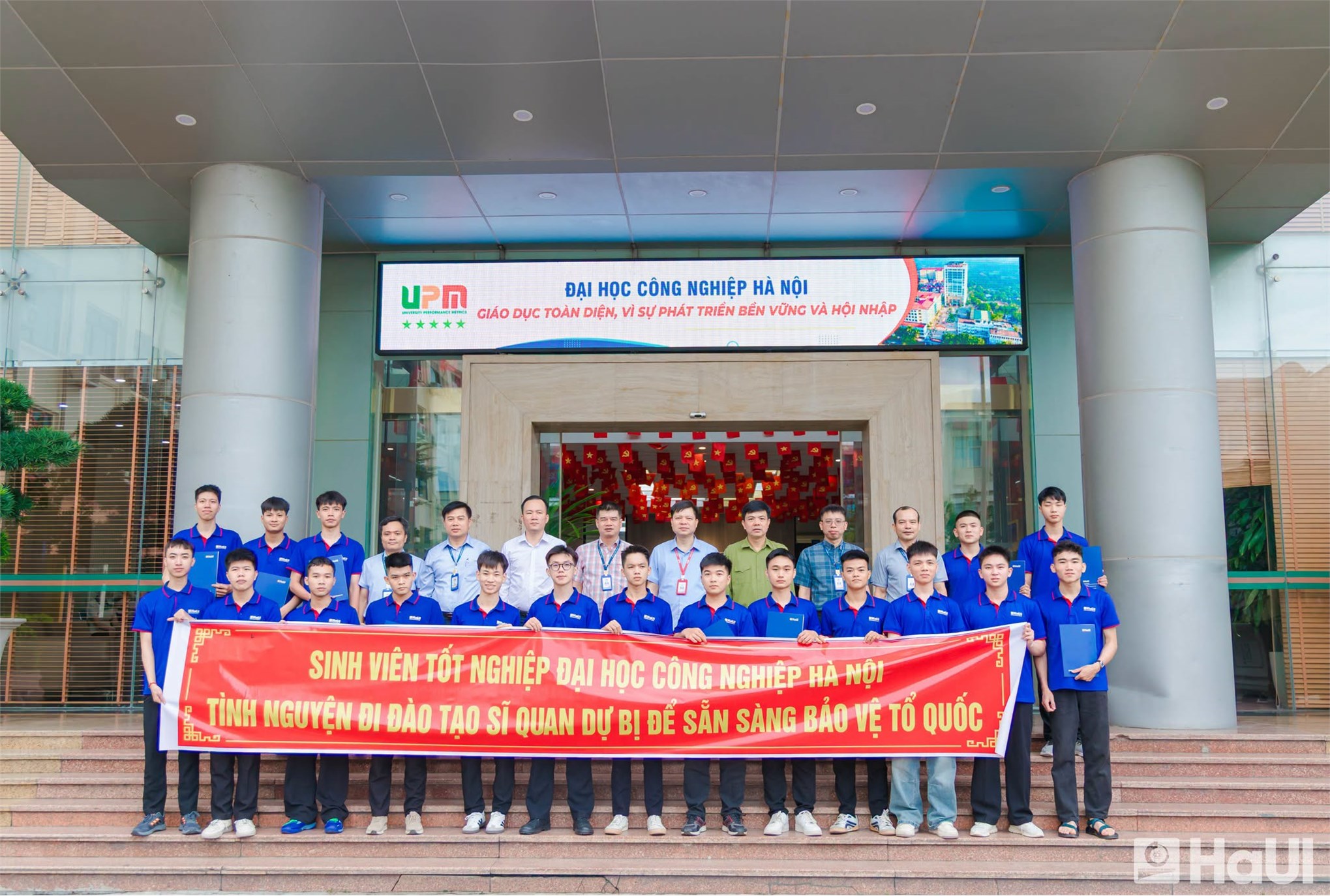 Tân cử nhân Trường Cơ khí – Ô tô mang nhiệt huyết và khát vọng cống hiến vào sự nghiệp xây dựng và bảo vệ tổ quốc