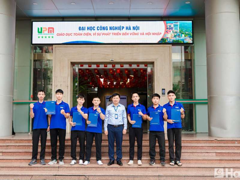 Tân cử nhân Trường Cơ khí – Ô tô mang nhiệt huyết và khát vọng cống hiến vào sự nghiệp xây dựng và bảo vệ tổ quốc