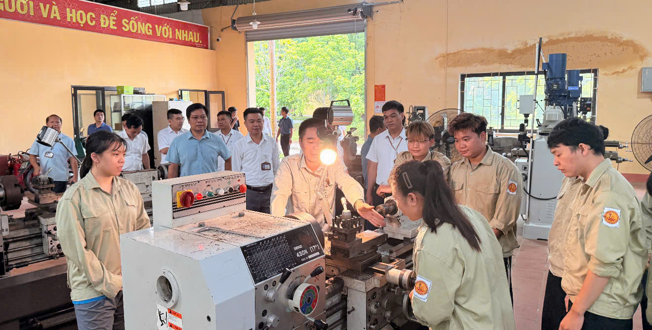 Trường Cơ khí – Ô tô, HaUI hợp tác với Trường Cao đẳng Tuyên Quang: khẳng định sứ mệnh đào tạo nguồn nhân lực trình độ cao