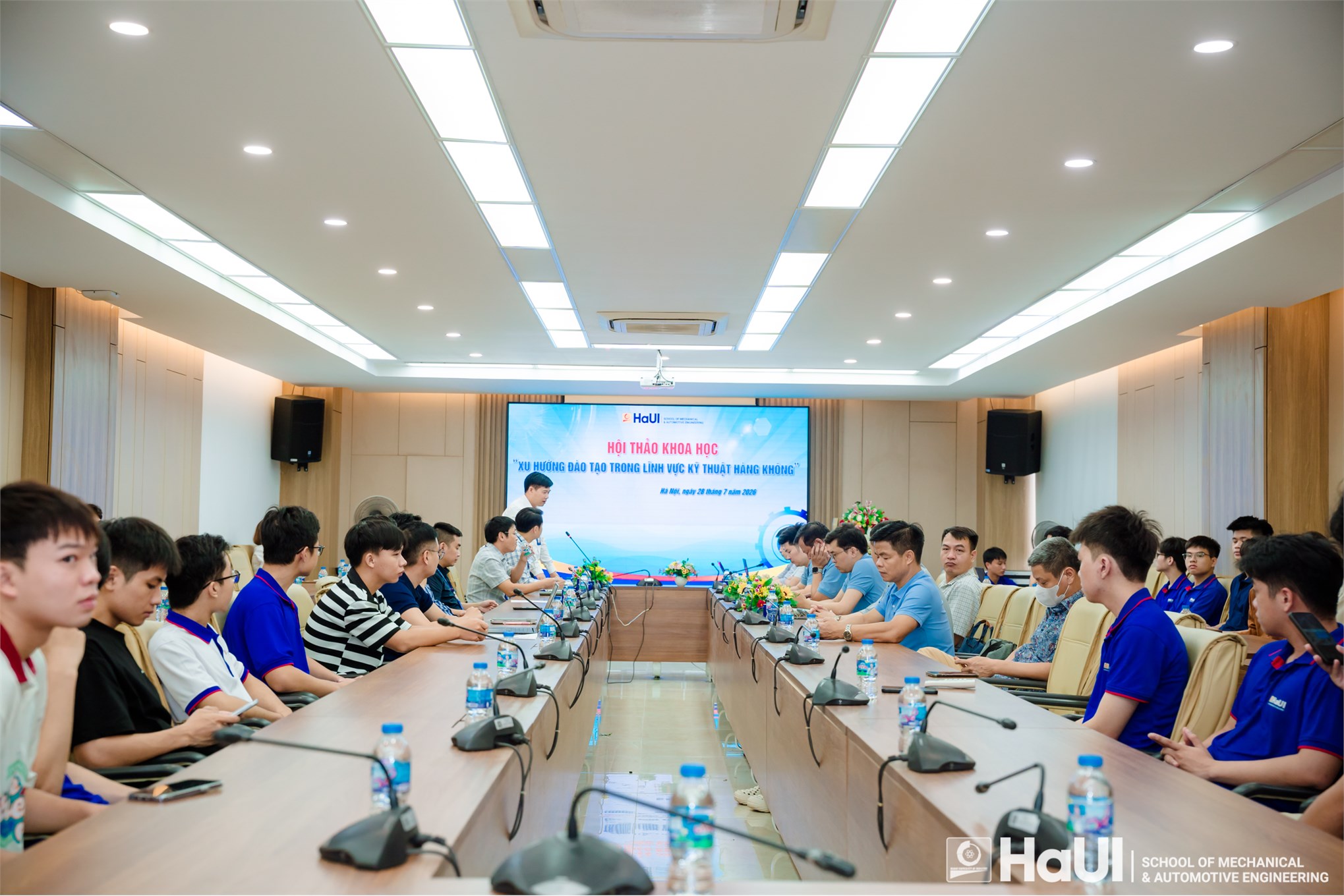 Hội thảo khoa học “Xu hướng đào tạo trong lĩnh vực kỹ thuật hàng không”: Mở hướng phát triển mới cho đào tạo kỹ thuật tại Trường Cơ khí – Ô tô