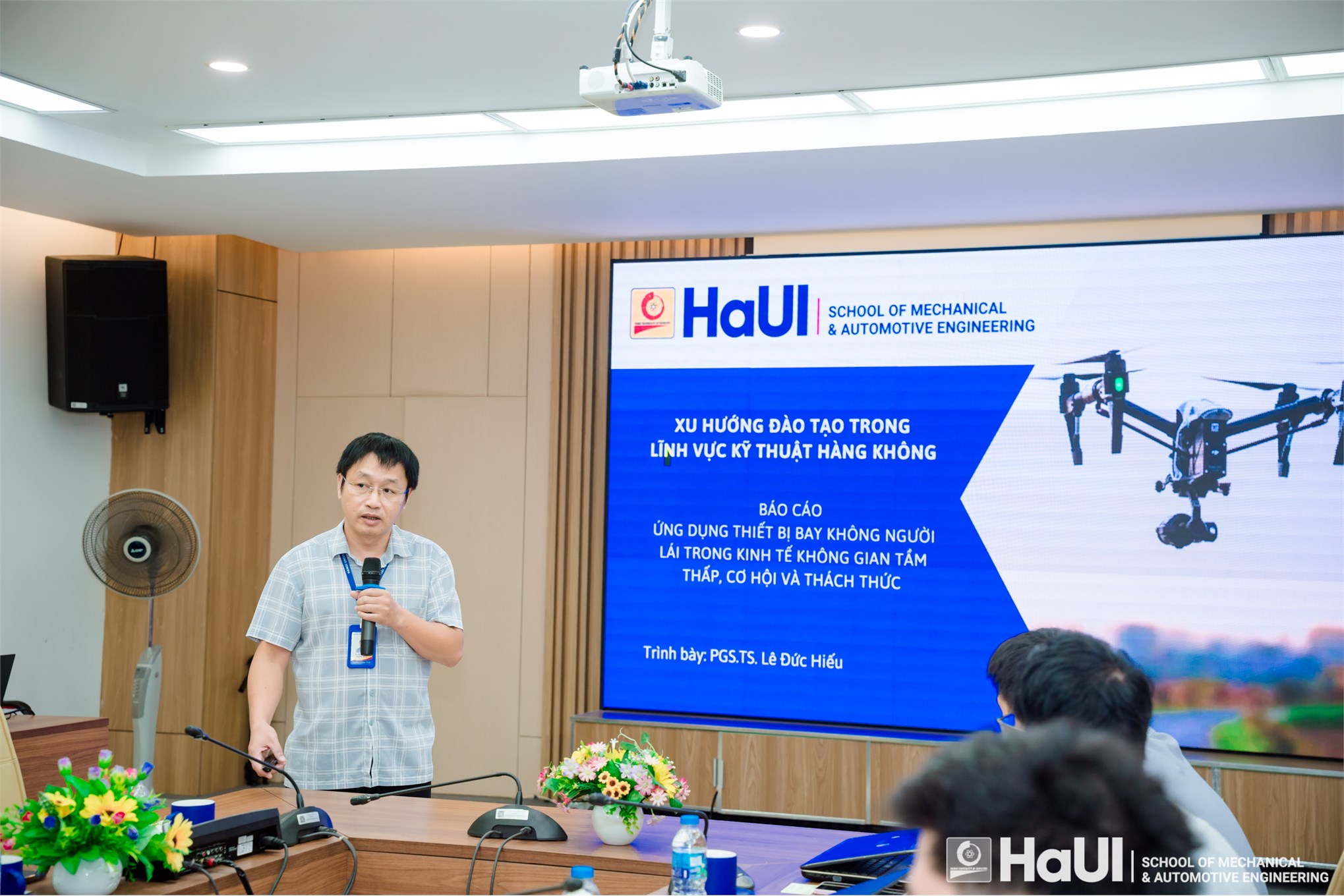 Hội thảo khoa học “Xu hướng đào tạo trong lĩnh vực kỹ thuật hàng không”: Mở hướng phát triển mới cho đào tạo kỹ thuật tại Trường Cơ khí – Ô tô