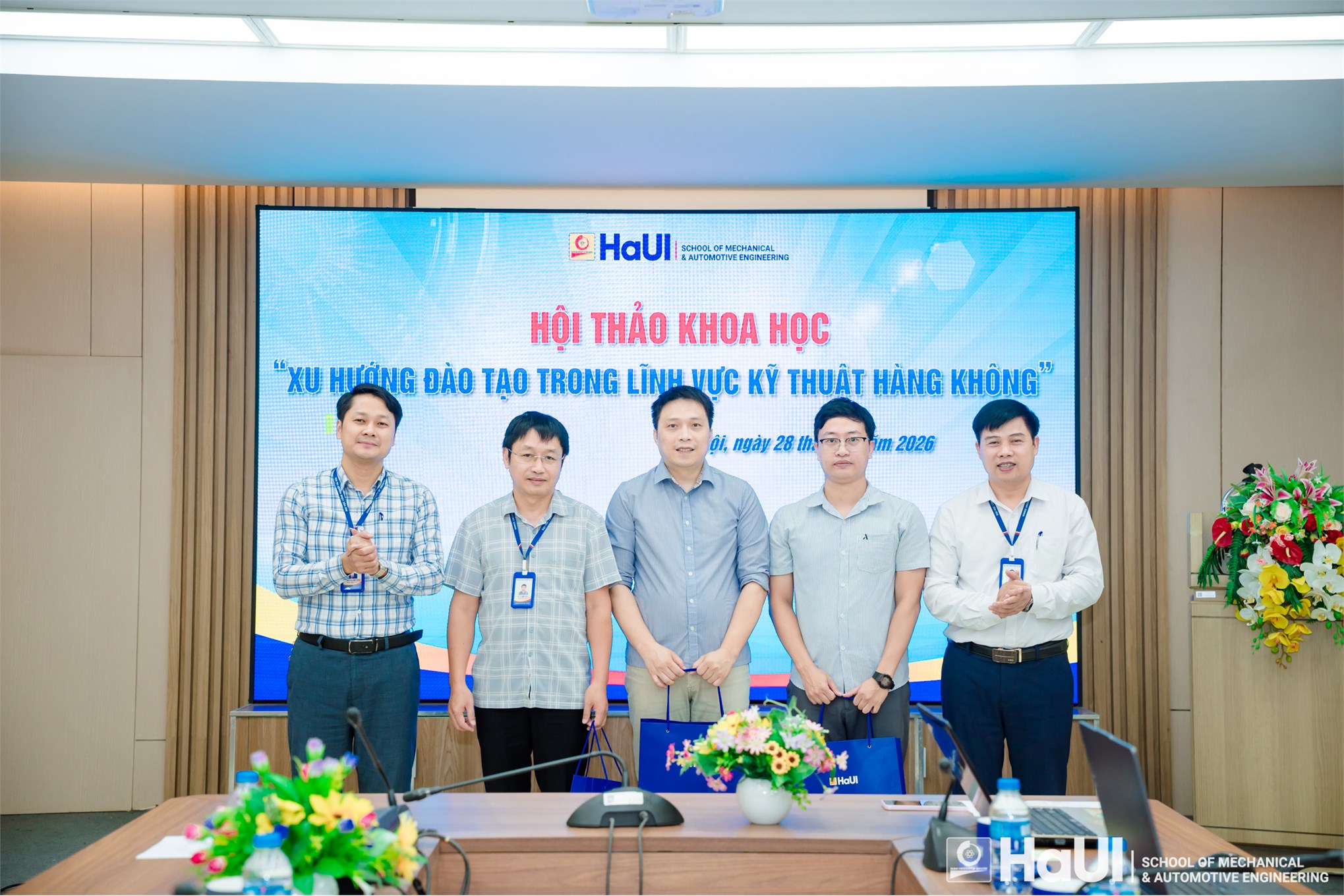 Hội thảo khoa học “Xu hướng đào tạo trong lĩnh vực kỹ thuật hàng không”: Mở hướng phát triển mới cho đào tạo kỹ thuật tại Trường Cơ khí – Ô tô