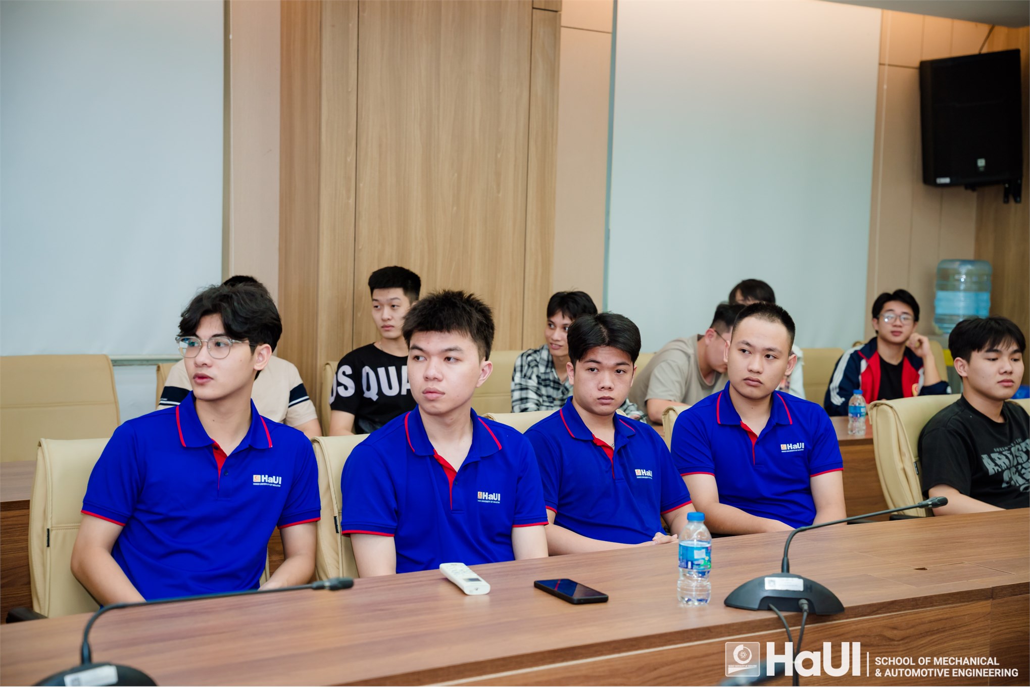 Hội thảo khoa học “Xu hướng đào tạo trong lĩnh vực kỹ thuật hàng không”: Mở hướng phát triển mới cho đào tạo kỹ thuật tại Trường Cơ khí – Ô tô