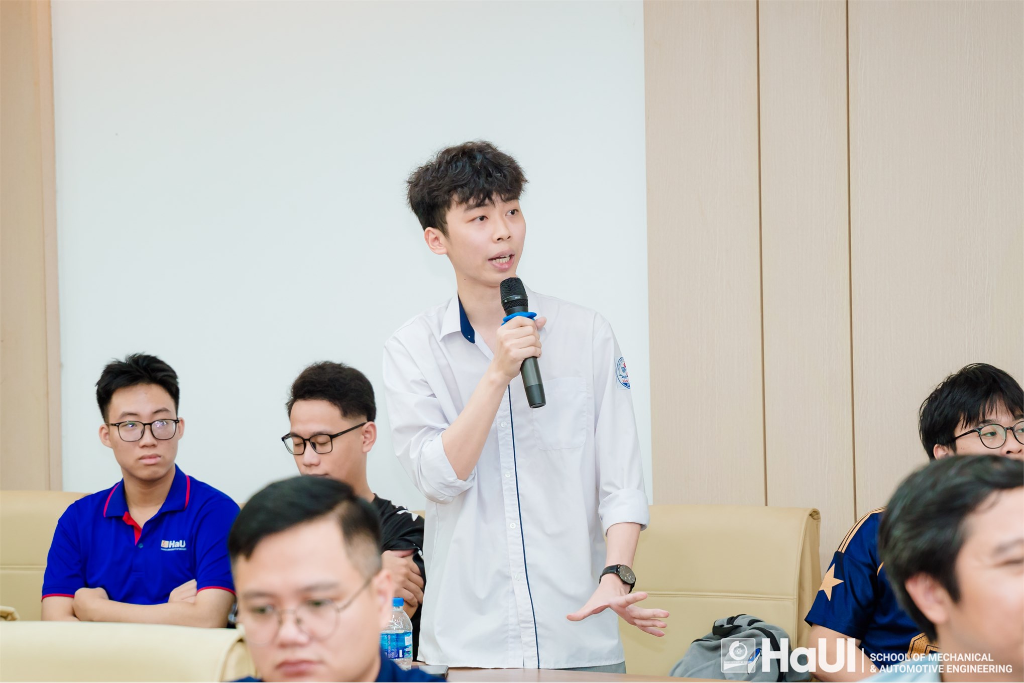 Hội thảo khoa học “Xu hướng đào tạo trong lĩnh vực kỹ thuật hàng không”: Mở hướng phát triển mới cho đào tạo kỹ thuật tại Trường Cơ khí – Ô tô