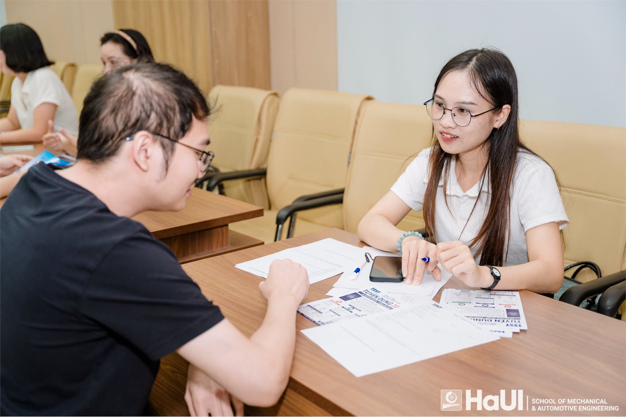 Bế giảng khóa đào tạo ngắn hạn tại Trường Cơ khí – Ô tô: “Lập trình và vận hành trung tâm gia công phay CNC 5 trục” và kết nối việc làm cho học viên sau đào tạo